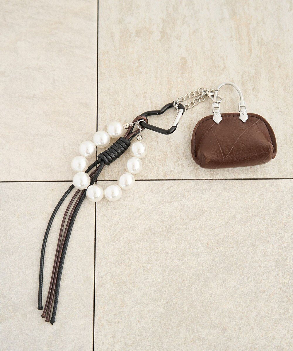 【イェッカ ヴェッカ/YECCA VECCA】のバッグパールチャーム インテリア・キッズ・メンズ・レディースファッション・服の通販 founy(ファニー) ファッション Fashion レディースファッション Fashion for Women おすすめ Recommended / Our Picks アクセサリー Fashion Accessories ギフト プレゼント Gift / Present クラッチ Clutch, Clutch Bag シンプル Simple, Minimal チャーム Charm, Pendant パール Pearl, Pearl Accent モチーフ Motif, Design Theme エレガント 上品 Elegant Brown|ID: prp329100004807713 ipo3291000000034888340