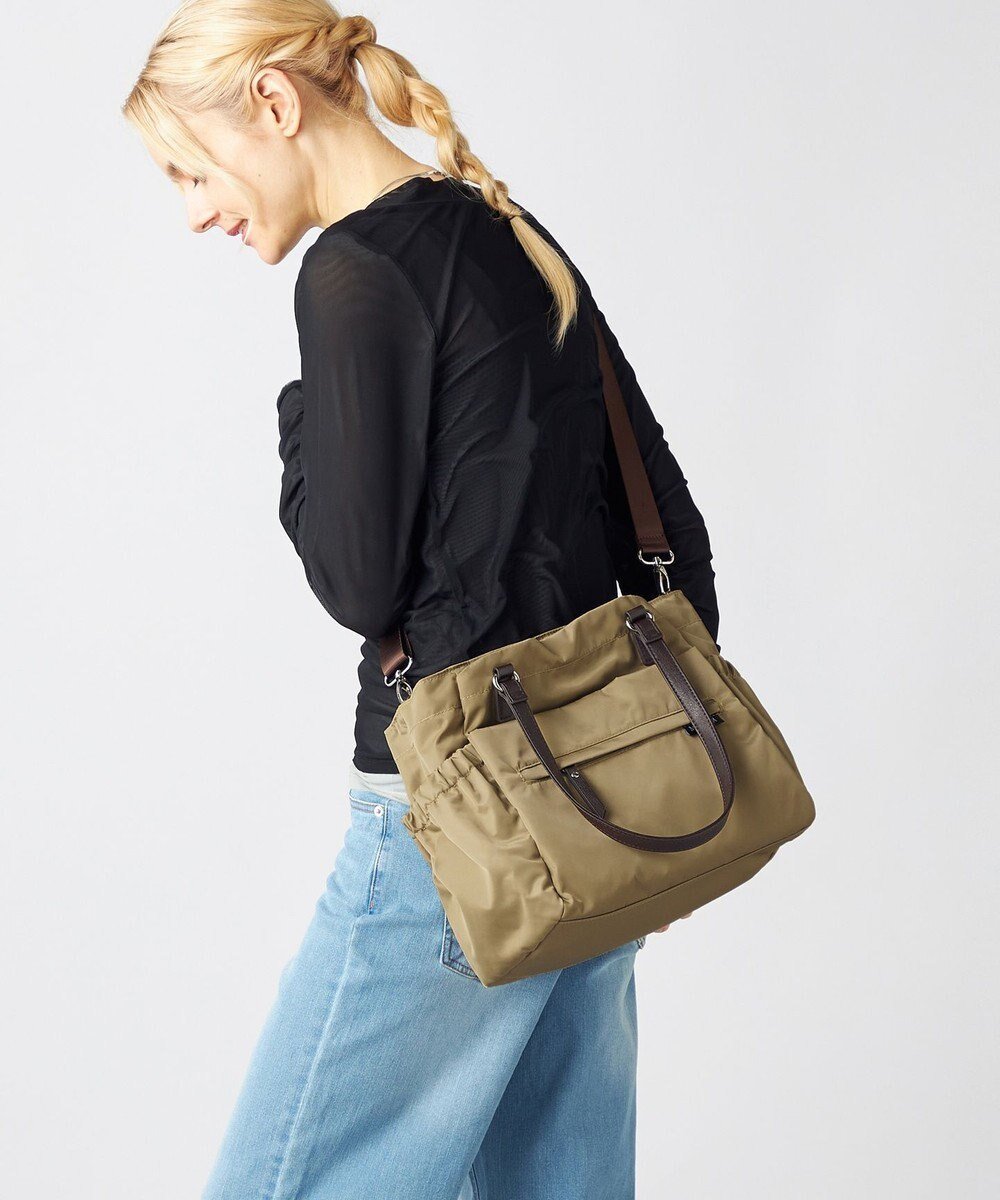 【ラ バガジェリー/LA BAGAGERIE】の【MONICA】ポーチ付き3WAYトートバッグ インテリア・キッズ・メンズ・レディースファッション・服の通販 founy(ファニー) ファッション Fashion レディースファッション Fashion for Women バッグ Bags ポーチ&ミニバッグ Pouches & Mini Bags シンプル Simple, Minimal スマート Smart, Elegant ポケット Pocket, Pocket Detail ポーチ Pouch, Small Case マグネット Magnet, Magnetic Closure 旅行 Travel ビジネス 仕事 通勤 Business / Work / Commuting ベージュ|ID: prp329100004807762 ipo3291000000034888538