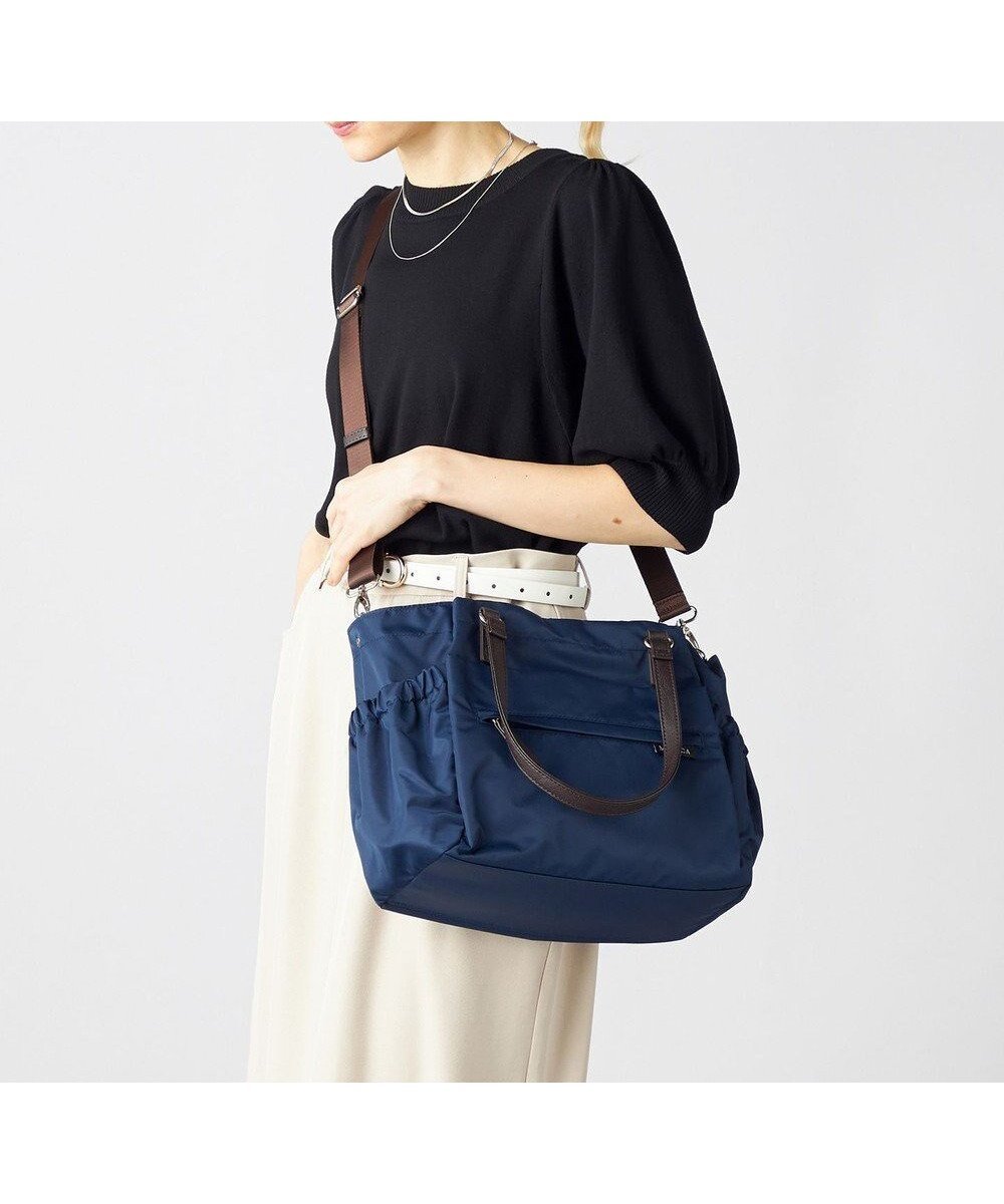 【ラ バガジェリー/LA BAGAGERIE】の【MONICA】ポーチ付き3WAYトートバッグ インテリア・キッズ・メンズ・レディースファッション・服の通販 founy(ファニー) ファッション Fashion レディースファッション Fashion for Women バッグ Bags ポーチ&ミニバッグ Pouches & Mini Bags シンプル Simple, Minimal スマート Smart, Elegant ポケット Pocket, Pocket Detail ポーチ Pouch, Small Case マグネット Magnet, Magnetic Closure 旅行 Travel ビジネス 仕事 通勤 Business / Work / Commuting ネイビー|ID: prp329100004807762 ipo3291000000034888539