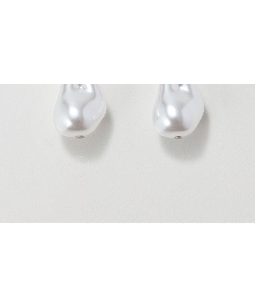 【フィービィー/phoebe】の〈金属アレルギー対応〉バランスバロックパールフープイヤリング シルバー/ステンレス/大ぶり/存在感◎/主役級 人気、トレンドファッション・服の通販 founy(ファニー) ファッション Fashion レディースファッション Fashion for Women ジュエリー Jewelry ファッションリング Fashion Rings イヤリング・フープ・ドロップタイプ Hoop, Drop & Clip Earrings アクセサリー Fashion Accessories イヤリング Earrings シルバー Silver, Metallic Silver トレンド Trend, Trending Now バロック Baroque, Baroque Design パール Pearl, Pearl Accent フォルム Silhouette, Form フォーマル Formal, Dressy フープ Hoop, Hoop Earrings モチーフ Motif, Design Theme エレガント 上品 Elegant other-1|ID: prp329100004807816 ipo3291000000034888690