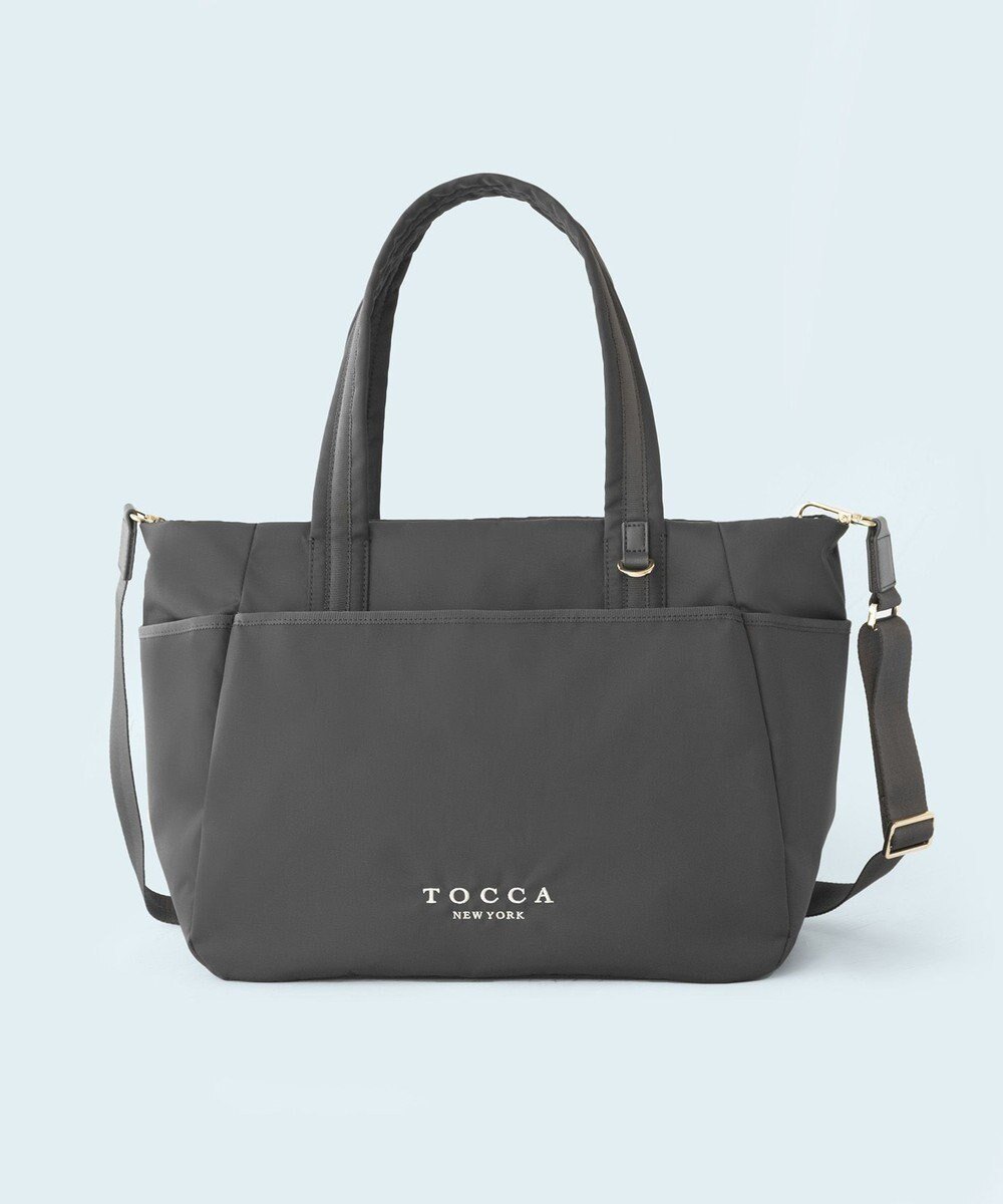 【トッカ/TOCCA】のTRAVERSA MOTHERS TOTE マザーズバッグ インテリア・キッズ・メンズ・レディースファッション・服の通販 founy(ファニー) ファッション Fashion レディースファッション Fashion for Women バッグ Bags アウトドア Outdoor Clothing キーホルダー Keychain, Key Holder ギャザー Gathered, Ruffled クッション Cushion, Throw Pillow クラウン Crown, Royal Motif 軽量 Lightweight, Ultra Light シンプル Simple, Minimal ジップ Zip, Zipper 財布 Wallet, Purse チャーム Charm, Pendant トリミング Trimming, Decorative Edge フェミニン Feminine, Girly ポケット Pocket, Pocket Detail マグネット Magnet, Magnetic Closure ラップ Wrap, Wrap Design 旅行 Travel ビジネス 仕事 通勤 Business / Work / Commuting ライトグレー系|ID: prp329100004807817 ipo3291000000034888693