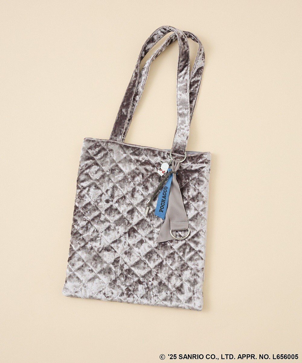 【グリーンパークス/Green Parks】のチャーム付きベロアバック インテリア・キッズ・メンズ・レディースファッション・服の通販 founy(ファニー) 　ファッション　Fashion　レディースファッション　Fashion for Women　トップス・カットソー　Cut & Sew Tops　ベロアトップス　Velour Tops / Velvet-Look Items　バッグ　Bags　おすすめ　Recommended / Our Picks　キルティング　Quilted, Quilting　シンプル　Simple, Minimal　スクエア　Square, Square Shape　チャーム　Charm, Pendant　トレンド　Trend, Trending Now　フラット　Flat, Flat Shoes　ベロア　Velour, Soft Velvet　リボン　Ribbon, Bow　Gray|ID: prp329100004808795 ipo3291000000034898193