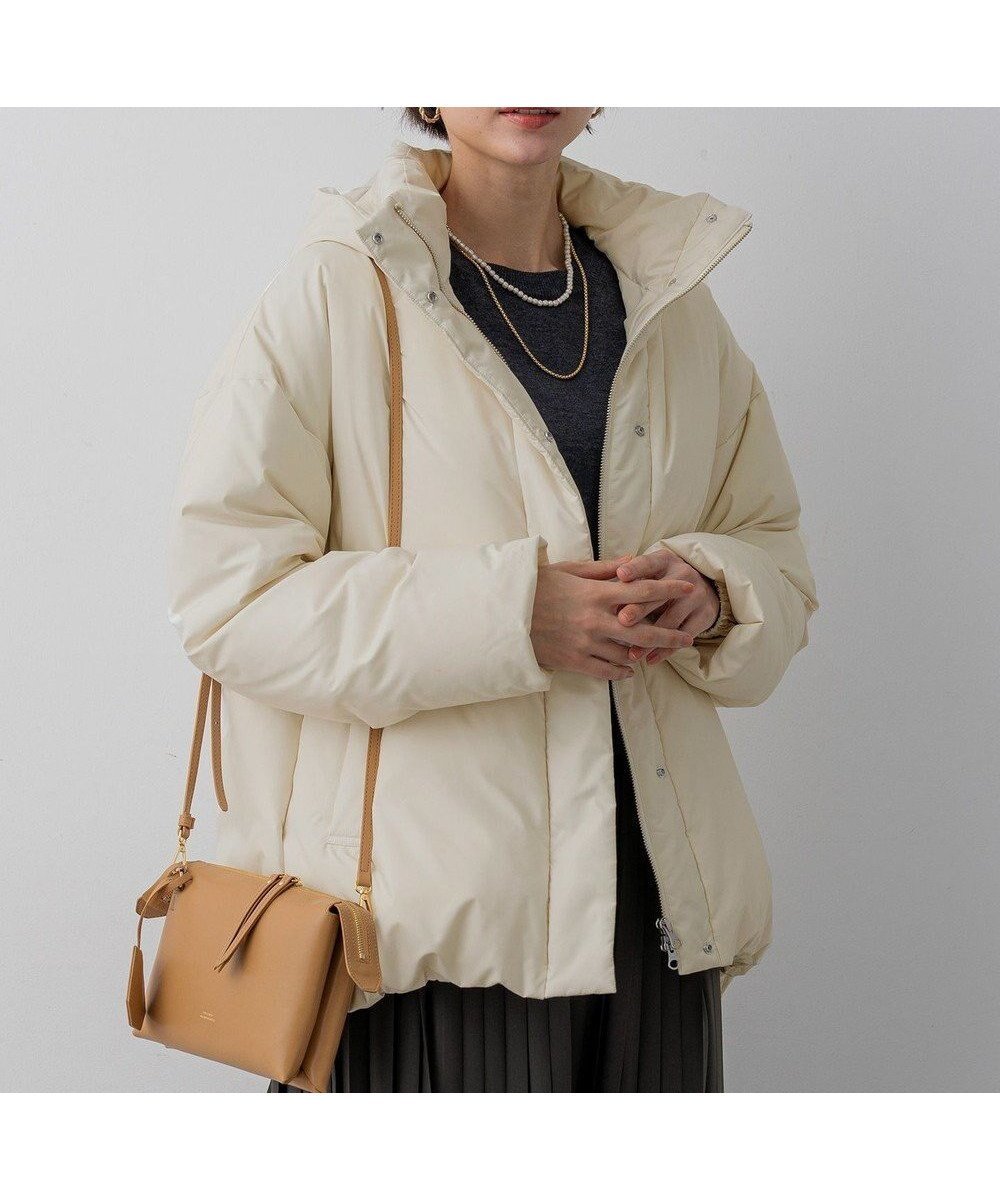 【23区/NIJYUSANKU】の【先行予約/WEB 一部店舗限定】ステッチレス フーデット ダウン 人気、トレンドファッション・服の通販 founy(ファニー) 　ファッション　Fashion　レディースファッション　Fashion for Women　アウター　Coat / Outerwear Collection　コート・ロングコート・ピーコート　Long Coats, Peacoats & More　レディースジャケット・軽アウター　Jackets　ジャケット　Jacket, Outerwear　スタイリッシュ　Stylish, Fashionable　タフタ　Taffeta, Structured Fabric　ダウン　Down, Puffer　ドローコード　Drawcord, Drawstring Cord　フォルム　Silhouette, Form　A/W・秋冬　Autumn/Winter　冬　Winter / This Winter　エレガント 上品　Elegant　2025年　2025　2025-2026秋冬・A/W　Autumn/Winter 2025–26 AW25–26　 other-1|ID: prp329100004811079 ipo3291000000034921748