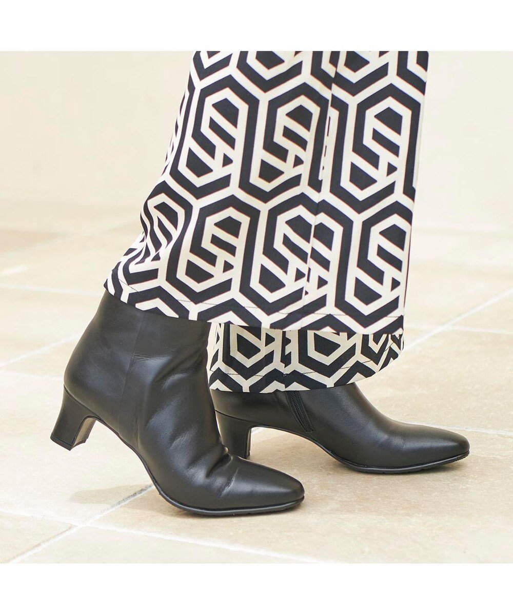 【モード エ ジャコモ/MODE ET JACOMO】のD ICI ラウンドスクエアトゥショートブーツ インテリア・キッズ・メンズ・レディースファッション・服の通販 founy(ファニー) 　ファッション　Fashion　レディースファッション　Fashion for Women　ショート　Short, Short Length　シンプル　Simple, Minimal　トレンド　Trend, Trending Now　ビジネス 仕事 通勤　Business / Work / Commuting　フォルム　Silhouette, Form　エレガント 上品　Elegant　日本製　Made In Japan　A/W・秋冬　Autumn/Winter　軽量　Lightweight, Ultra Light　ブラック|ID: prp329100004811132 ipo3291000000034921912