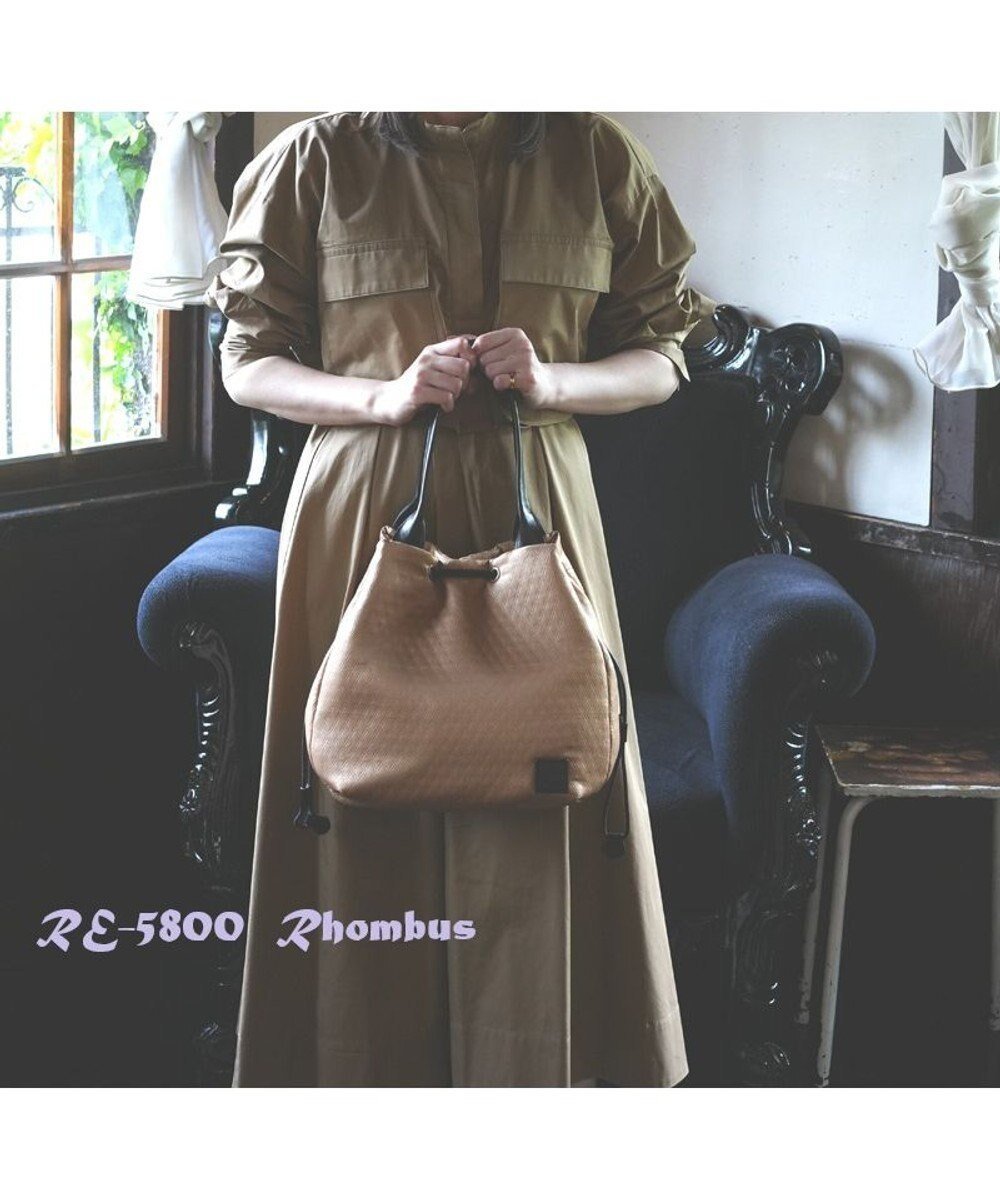 【レガロフェリーチェ/Regalo Felice】の【形が変えられる / 大容量】巾着トート / REGALO 人気、トレンドファッション・服の通販 founy(ファニー) 　ファッション　Fashion　レディースファッション　Fashion for Women　バッグ　Bags　アンティーク　Antique-Inspired　キルティング　Quilted, Quilting　傘　Umbrella, Parasol　巾着　Drawstring Bag, Kinchaku　財布　Wallet, Purse　フォルム　Silhouette, Form　フラット　Flat, Flat Shoes　ポケット　Pocket, Pocket Detail　マグネット　Magnet, Magnetic Closure　エレガント 上品　Elegant　 other-1|ID: prp329100004811165 ipo3291000000034922255