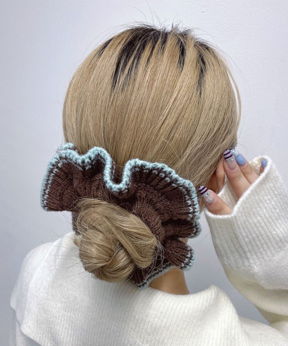 【ウィゴー/WEGO】のLパイピングニットシュシュ インテリア・キッズ・メンズ・レディースファッション・服の通販 founy(ファニー) 　ファッション　Fashion　レディースファッション　Fashion for Women　トップス・カットソー　Cut & Sew Tops　ニット　Knit Tops & Sweaters　シュシュ&ヘアアクセ/ヘアアレンジ　Scrunchies & Hair Accessories　おすすめ　Recommended / Our Picks　アクセサリー　Fashion Accessories　スマホ　Smartphone, Mobile Device　A/W・秋冬　Autumn/Winter　ブラウンその他|ID: prp329100004811184 ipo3291000000034922390