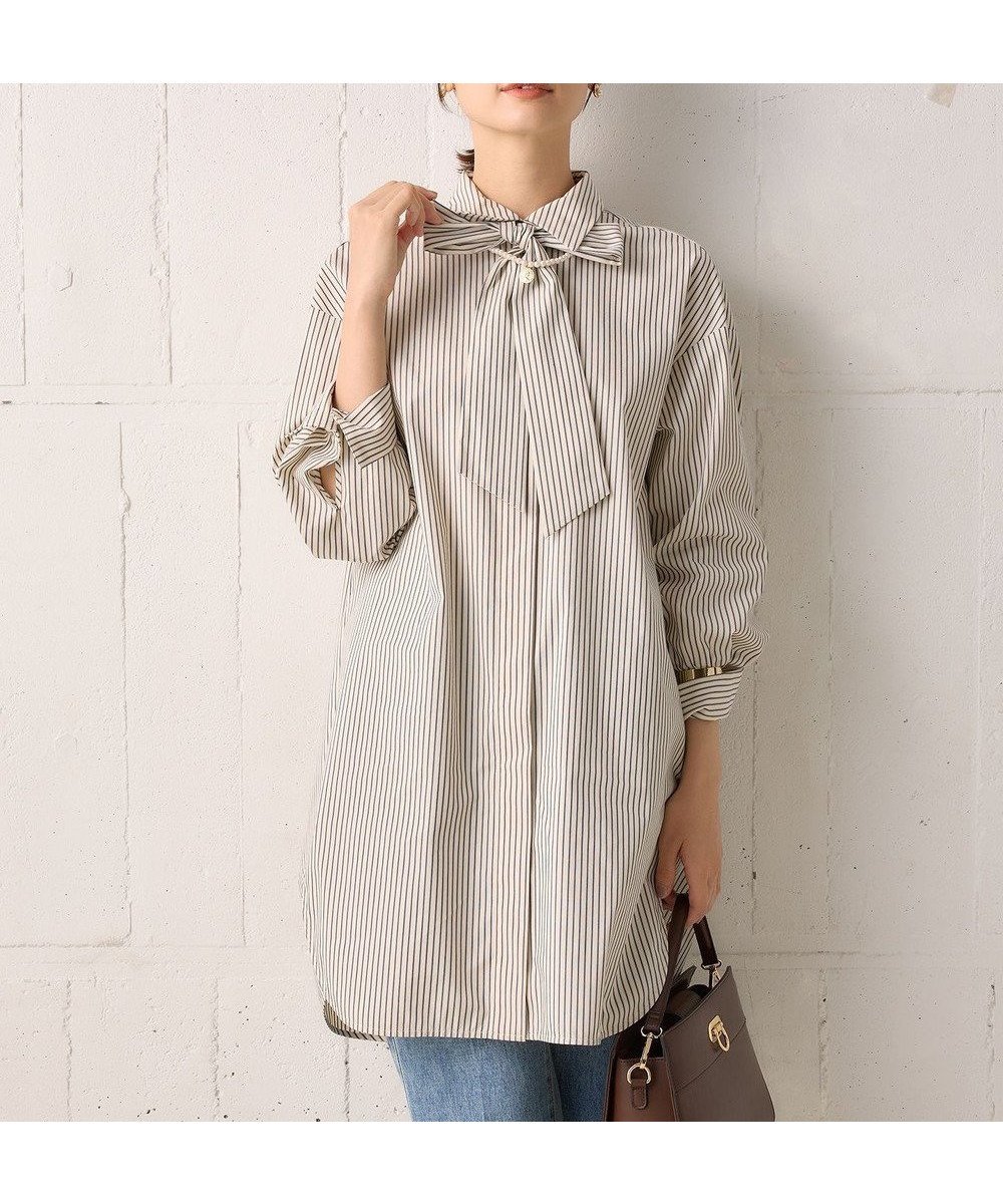 【組曲/KUMIKYOKU】のコンパクトシャーティングオーバー シャツ インテリア・キッズ・メンズ・レディースファッション・服の通販 founy(ファニー) 　ファッション　Fashion　レディースファッション　Fashion for Women　トップス・カットソー　Cut & Sew Tops　シャツ・ブラウス・オフィスカジュアル　Elegant Blouses & Button-Ups　ギャザー　Gathered, Ruffled　コンパクト　Compact, Small Size　今季　This Season, Current Season　シンプル　Simple, Minimal　チュニック　Tunic, Long Top　トレンド　Trend, Trending Now　パターン　Pattern, Design Print　フォルム　Silhouette, Form　ベスト　Vest, Waistcoat　ヨーク　Yoke, Yoke Design　リボン　Ribbon, Bow　A/W・秋冬　Autumn/Winter　エレガント 上品　Elegant　アイボリー系1|ID: prp329100004812904 ipo3291000000034941137