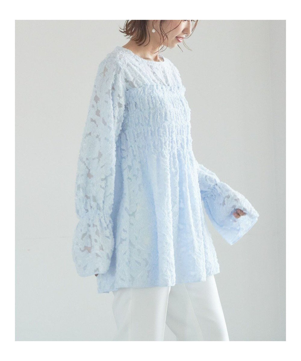 【テチチ/Te chichi】の【宮本茉由着用】カットジャガードチュニックブラウス インテリア・キッズ・メンズ・レディースファッション・服の通販 founy(ファニー) 　ファッションモデル・俳優・女優　Models　女性　Women　宮本茉由　MIyamoto Mayu　ファッション　Fashion　レディースファッション　Fashion for Women　トップス・カットソー　Cut & Sew Tops　シャツ・ブラウス・オフィスカジュアル　Elegant Blouses & Button-Ups　シャーリング　Shirring, Ruched　チュニック　Tunic, Long Top　デニム　Denim, Jeans Material　リラックス　Relax, Relaxed Fit　夏　Summer　春　Spring　S/S・春夏　SS, Spring/Summer, Warm Season　A/W・秋冬　Autumn/Winter　サックスブルー|ID: prp329100004812915 ipo3291000000034941182