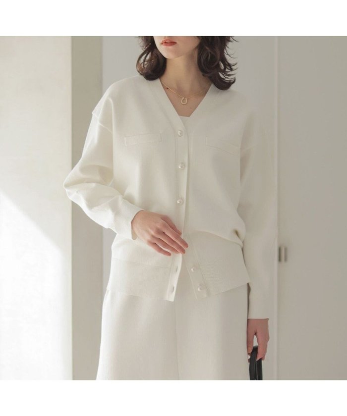 【組曲/KUMIKYOKU】のスウェットニット カーディガン インテリア・キッズ・メンズ・レディースファッション・服の通販 founy(ファニー) https://founy.com/ ファッション Fashion レディースファッション Fashion for Women トップス・カットソー Cut & Sew Tops ニット Knit Tops & Sweaters カーディガン・羽織り Layered Style Cardigans レディースパーカー・カジュアルフーディー Casual Hoodies & Sweatshirts スウェット・クルーネックトップス Sweatshirts & Crewnecks / Relaxed Fit Sweat Tops 春 Spring カーディガン Cardigan, Knitwear シンプル Simple, Minimal ジャケット Jacket, Outerwear トレンド Trend, Trending Now バランス Balance, Style Balance パール Pearl, Pearl Accent フォルム Silhouette, Form フロント Front, Front Design ペプラム Peplum, Flared Hem S/S・春夏 SS, Spring/Summer, Warm Season おすすめ Recommended / Our Picks 夏 Summer エレガント 上品 Elegant |ID: prp329100004814818 ipo3291000000035582934