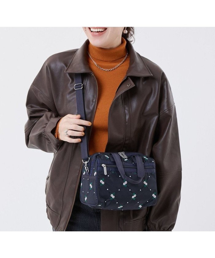 【レスポートサック/LeSportsac】のEVERYDAY SM SATCHEL/フローラルラティスEMB インテリア・キッズ・メンズ・レディースファッション・服の通販 founy(ファニー) https://founy.com/ ファッション Fashion レディースファッション Fashion for Women アウトドア Outdoor Clothing クラシック Classic, Timeless Style コンパクト Compact, Small Size 財布 Wallet, Purse ダイヤモンド Diamond, Brilliant Cut フラワー Flower, Floral ボストンバッグ Boston Bag, Retro Bag ポケット Pocket, Pocket Detail モチーフ Motif, Design Theme おすすめ Recommended / Our Picks 旅行 Travel エレガント 上品 Elegant |ID: prp329100004814857 ipo3291000000034971326