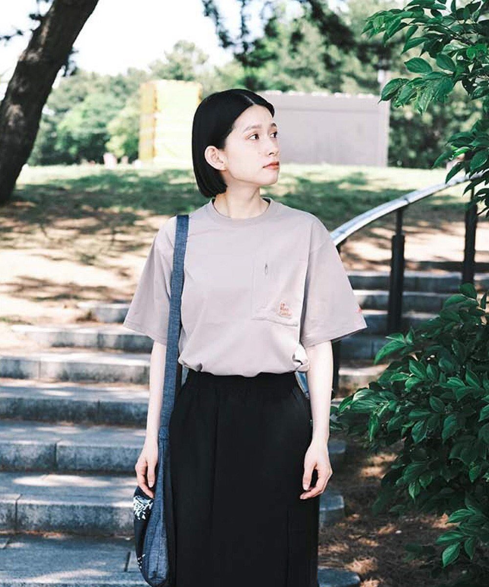 【シェアパーク/SHARE PARK】の【UVカット・吸水速乾・ストレッチ・軽量 】バックプリントポケットTシャツ(S・Mサイズ) インテリア・キッズ・メンズ・レディースファッション・服の通販 founy(ファニー) 　ファッション　Fashion　レディースファッション　Fashion for Women　トップス・カットソー　Cut & Sew Tops　シャツ・ブラウス・オフィスカジュアル　Elegant Blouses & Button-Ups　ロングTシャツ・Tシャツ　Longline T-Shirts & Tees　カットソー・ベーシックTシャツ　Cut-and-Sewn Tops / Stretch Tees & Basics　春　Spring　カットソー　Cut and Sewn Top　吸水　Absorbent, Quick-Dry　軽量　Lightweight, Ultra Light　ストレッチ　Stretch, Stretchy Fabric　フランス　France, French　プリント　Print, Printed Pattern　ポケット　Pocket, Pocket Detail　リラックス　Relax, Relaxed Fit　ワーク　Workwear, Utility Style　S/S・春夏　SS, Spring/Summer, Warm Season　再入荷　Restock / Back in Stock　夏　Summer　グレー系|ID: prp329100004817176 ipo3291000000036272702