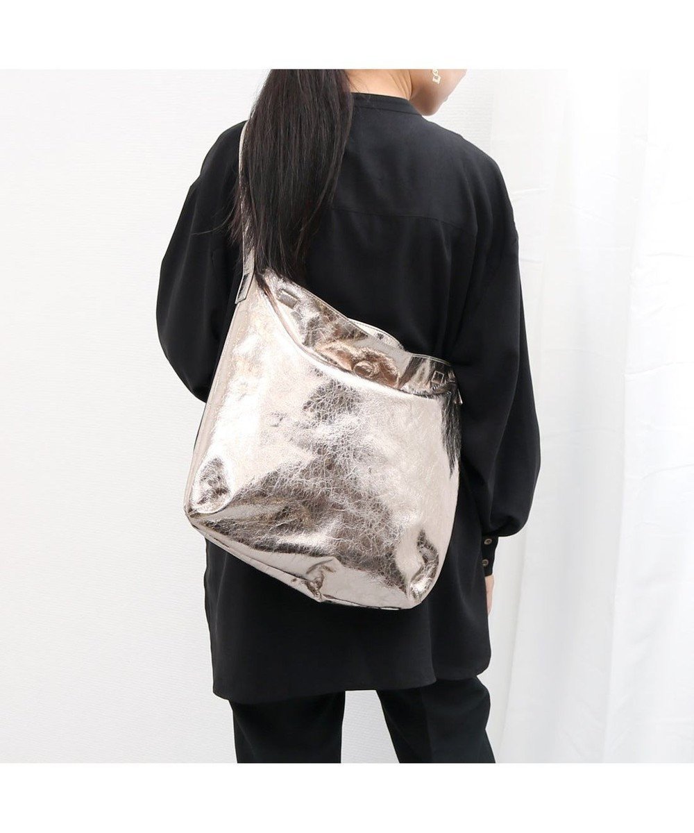 【アンビリオン/UNBILLION】のカシュカシュ cachecache / クラッシュメタリック2wayホーボーショルダー インテリア・キッズ・メンズ・レディースファッション・服の通販 founy(ファニー) 　ファッション　Fashion　レディースファッション　Fashion for Women　クラッシュ　Distressed, Crashed Style　ショルダー　Shoulder, Shoulder Strap　トレンド　Trend, Trending Now　ポケット　Pocket, Pocket Detail　マグネット　Magnet, Magnetic Closure　財布　Wallet, Purse　軽量　Lightweight, Ultra Light　ダークシルバー|ID: prp329100004819129 ipo3291000000035013651