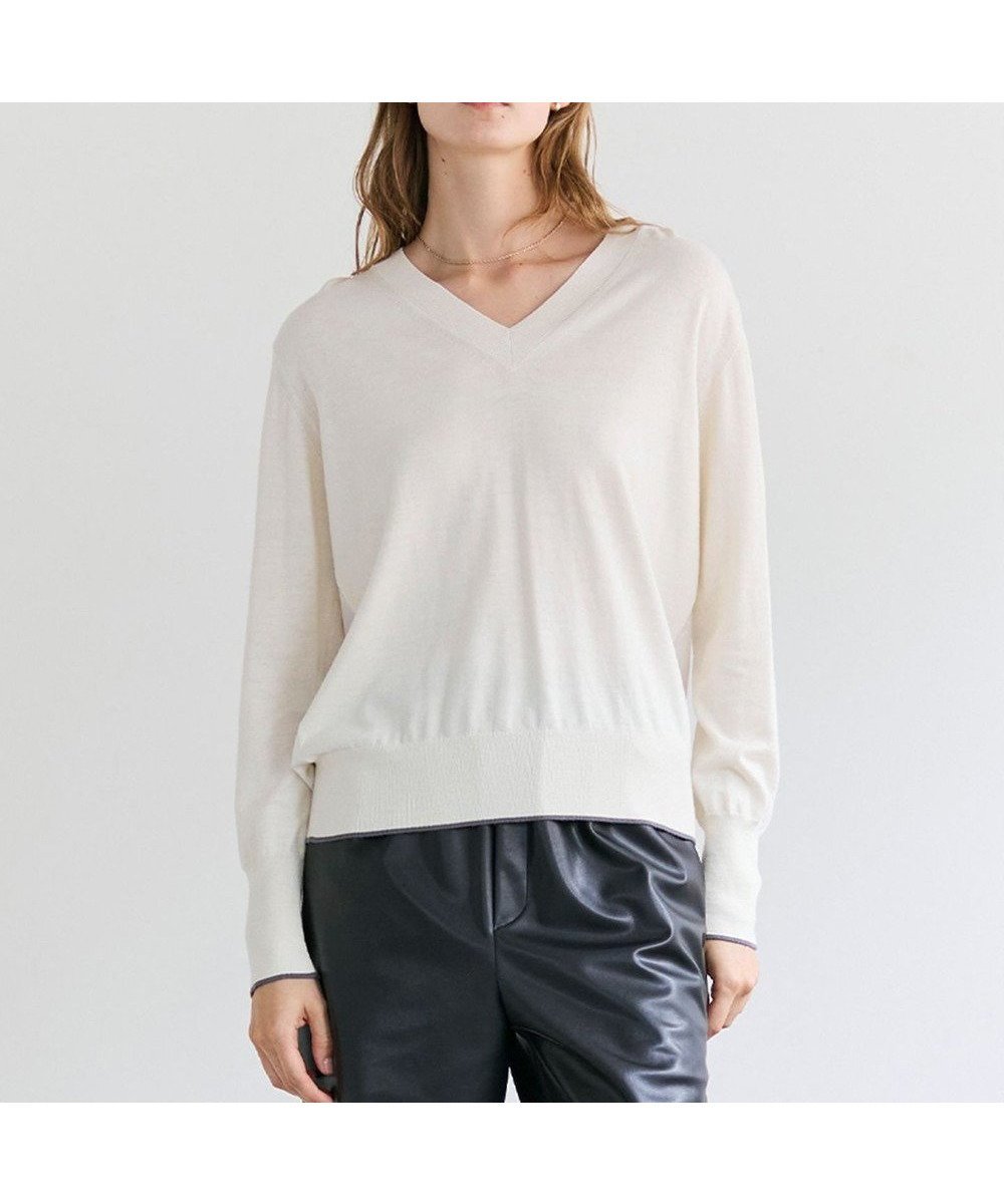 【ベイジ,/BEIGE,】のCHLOR / ウールシルクツイルドッキングVネックニット インテリア・キッズ・メンズ・レディースファッション・服の通販 founy(ファニー) 　ファッション　Fashion　レディースファッション　Fashion for Women　トップス・カットソー　Cut & Sew Tops　ニット　Knit Tops & Sweaters　Vネックトップス　V-Neck Tops / V-Cut Neckline Shirts　インナー　Innerwear　春　Spring　秋　Autumn　シルク　Silk, 100% Silk　シンプル　Simple, Minimal　ジャケット　Jacket, Outerwear　センター　Center, Center Line　セーター　Sweater, Knitwear　ツイル　Twist, Twisted Detail　ドッキング　Docking, Mixed Material　バランス　Balance, Style Balance　フレア　Flare, Flared　A/W・秋冬　Autumn/Winter　S/S・春夏　SS, Spring/Summer, Warm Season　おすすめ　Recommended / Our Picks　夏　Summer　エレガント 上品　Elegant　Ecru|ID: prp329100004822680 ipo3291000000035062994
