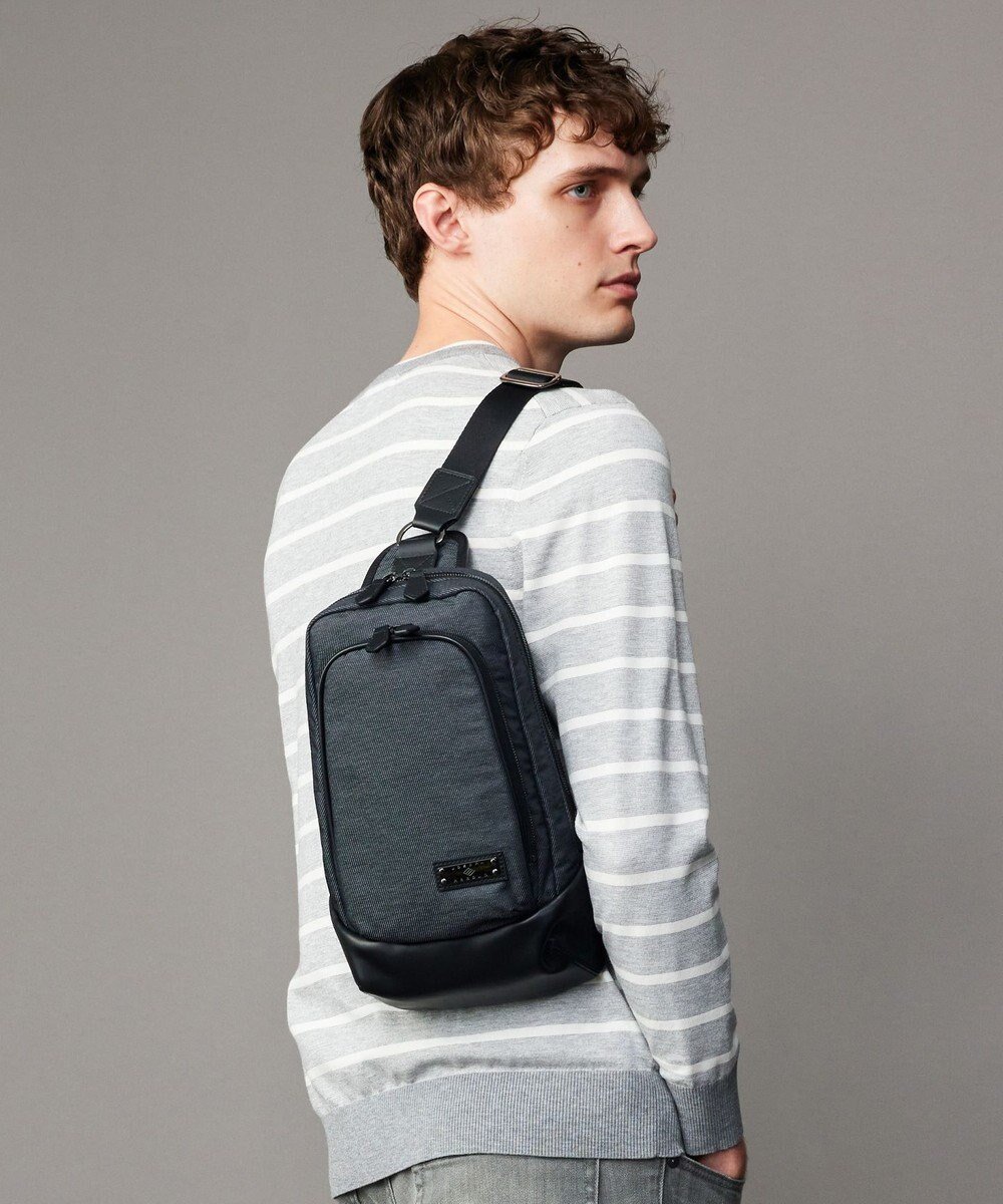 【ジョセフ アブード/JOSEPH ABBOUD / MEN】の【軽量/コンパクト】インターレースカルゼ ボディーバッグ インテリア・キッズ・メンズ・レディースファッション・服の通販 founy(ファニー) 　ファッション　Fashion　メンズファッション　Fashion for Men　バッグ　Bags　コンパクト　Compact, Small Size　スマート　Smart, Elegant　旅行　Travel　軽量　Lightweight, Ultra Light　グレー系|ID: prp329100004824920 ipo3291000000035093572