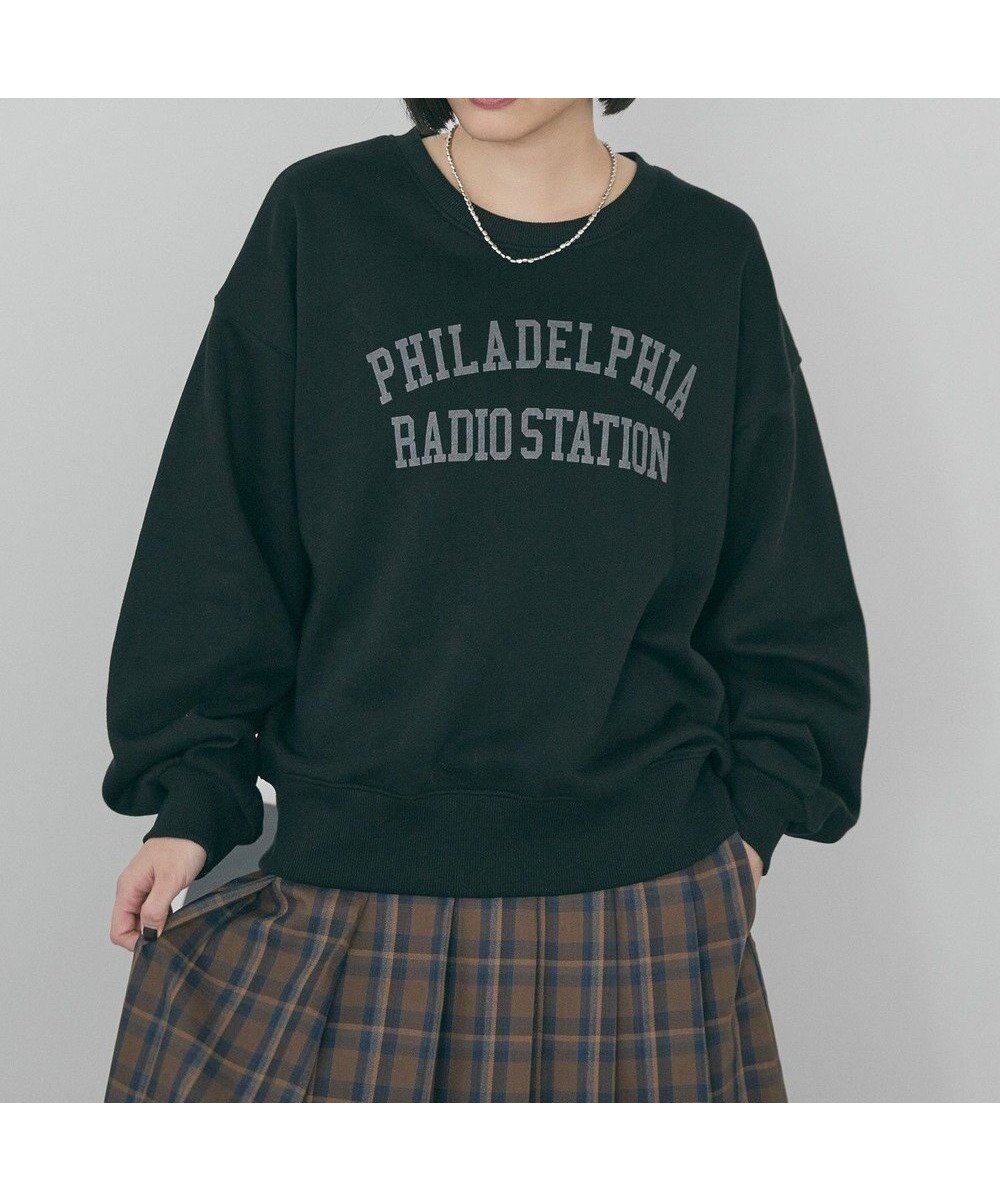 【アメリカンホリック/AMERICAN HOLIC】のカレッジロゴ裏起毛プルオーバー インテリア・キッズ・メンズ・レディースファッション・服の通販 founy(ファニー) 　ファッション　Fashion　レディースファッション　Fashion for Women　トップス・カットソー　Cut & Sew Tops　レディースパーカー・カジュアルフーディー　Casual Hoodies & Sweatshirts　カジュアルプルオーバー・ニットトップス　Pullovers & Knit Tops / Casual Pullovers　スウェット・クルーネックトップス　Sweatshirts & Crewnecks / Relaxed Fit Sweat Tops　アメリカン　American Style　インナー　Innerwear　ジャケット　Jacket, Outerwear　スウェット / スエット　Sweatshirt, Sweatwear　スタイリッシュ　Stylish, Fashionable　ポケット　Pocket, Pocket Detail　A/W・秋冬　Autumn/Winter　おすすめ　Recommended / Our Picks　Black|ID: prp329100004825662 ipo3291000000035106569