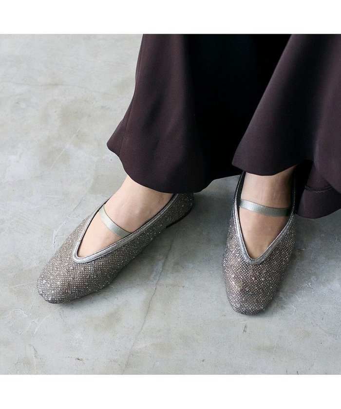 【モード エ ジャコモ/MODE ET JACOMO】のMODE ET JACOMO ストラップチュールフラットパンプス インテリア・キッズ・メンズ・レディースファッション・服の通販 founy(ファニー) https://founy.com/ ファッション Fashion レディースファッション Fashion for Women インソール Shoe Insole クール Cool, Chic グリッター Glitter, Sparkle シューズ Shoes, Footwear ソックス Socks, Hosiery チュール Tulip, Tulip Motif |ID: prp329100004825670 ipo3291000000035106597
