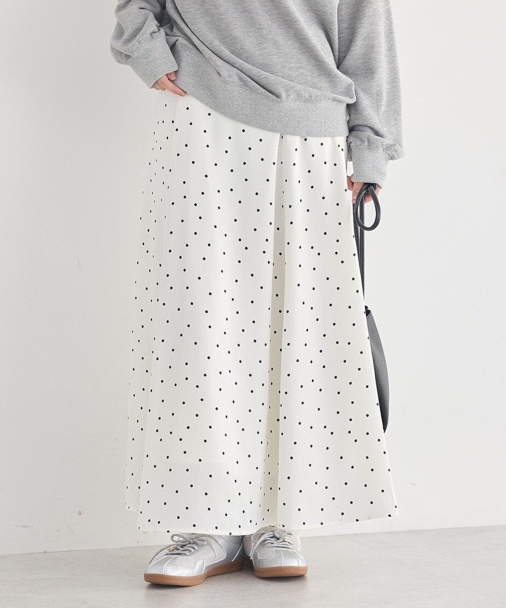 【アースミュージックアンドエコロジー/earth music&ecology】のサテンフレアスカート 人気、トレンドファッション・服の通販 founy(ファニー) 　ファッション　Fashion　レディースファッション　Fashion for Women　スカート　Skirts　Aライン・フレアスカート　A-Line & Flared Skirts　サテン　Satin, Glossy Fabric　スニーカー　Sneakers, Trainers　フレア　Flare, Flared　ポケット　Pocket, Pocket Detail　ロング　Long, Long-Length　A/W・秋冬　Autumn/Winter　 other-1|ID: prp329100004826419 ipo3291000000035116804