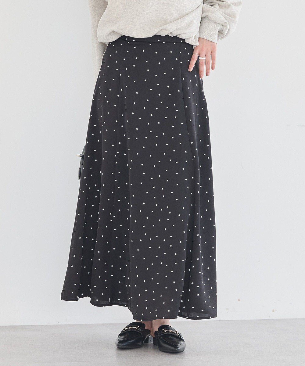 【アースミュージックアンドエコロジー/earth music&ecology】のサテンフレアスカート インテリア・キッズ・メンズ・レディースファッション・服の通販 founy(ファニー) 　ファッション　Fashion　レディースファッション　Fashion for Women　スカート　Skirts　Aライン・フレアスカート　A-Line & Flared Skirts　サテン　Satin, Glossy Fabric　スニーカー　Sneakers, Trainers　フレア　Flare, Flared　ポケット　Pocket, Pocket Detail　ロング　Long, Long-Length　A/W・秋冬　Autumn/Winter　Black|ID: prp329100004826419 ipo3291000000035116806