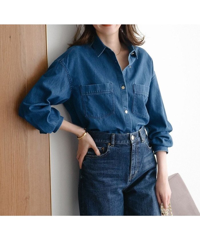 【23区/NIJYUSANKU】のライトダンガリー デニムショートシャツ インテリア・キッズ・メンズ・レディースファッション・服の通販 founy(ファニー) https://founy.com/ ファッション Fashion レディースファッション Fashion for Women トップス・カットソー Cut & Sew Tops シャツ・ブラウス・オフィスカジュアル Elegant Blouses & Button-Ups 春 Spring ショート Short, Short Length デニム Denim, Jeans Material 定番 Standard, Basic Item ポケット Pocket, Pocket Detail ワイド Wide, Wide Fit S/S・春夏 SS, Spring/Summer, Warm Season 夏 Summer エレガント 上品 Elegant 2026年 2026 |ID: prp329100004828154 ipo3291000000035646299