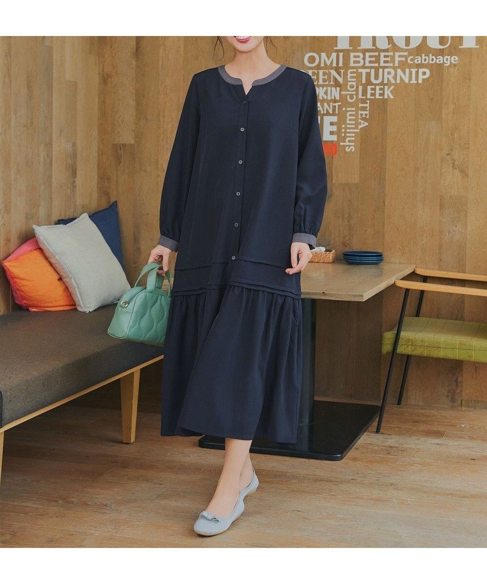 【ティアクラッセ/Tiaclasse】のピンタックギャザークレリックシャツワンピース インテリア・キッズ・メンズ・レディースファッション・服の通販 founy(ファニー) 　ファッション　Fashion　レディースファッション　Fashion for Women　ワンピース　Dresses　シャツワンピース / 1枚で着映えコーデ　Shirt Dresses　ウォッシャブル　Machine Washable　春　Spring　洗える　Machine Washable　秋　Autumn　カフス　Cuff Design　シンプル　Simple, Minimal　スキッパー　Skipper, Open Collar　ティアード　Tiered, Tiered Style　長袖　Long Sleeve, Full Sleeve　フレア　Flare, Flared　フロント　Front, Front Design　ポケット　Pocket, Pocket Detail　ロング　Long, Long-Length　冬　Winter / This Winter　A/W・秋冬　Autumn/Winter　エレガント 上品　Elegant　ネイビー|ID: prp329100004828163 ipo3291000000035136855