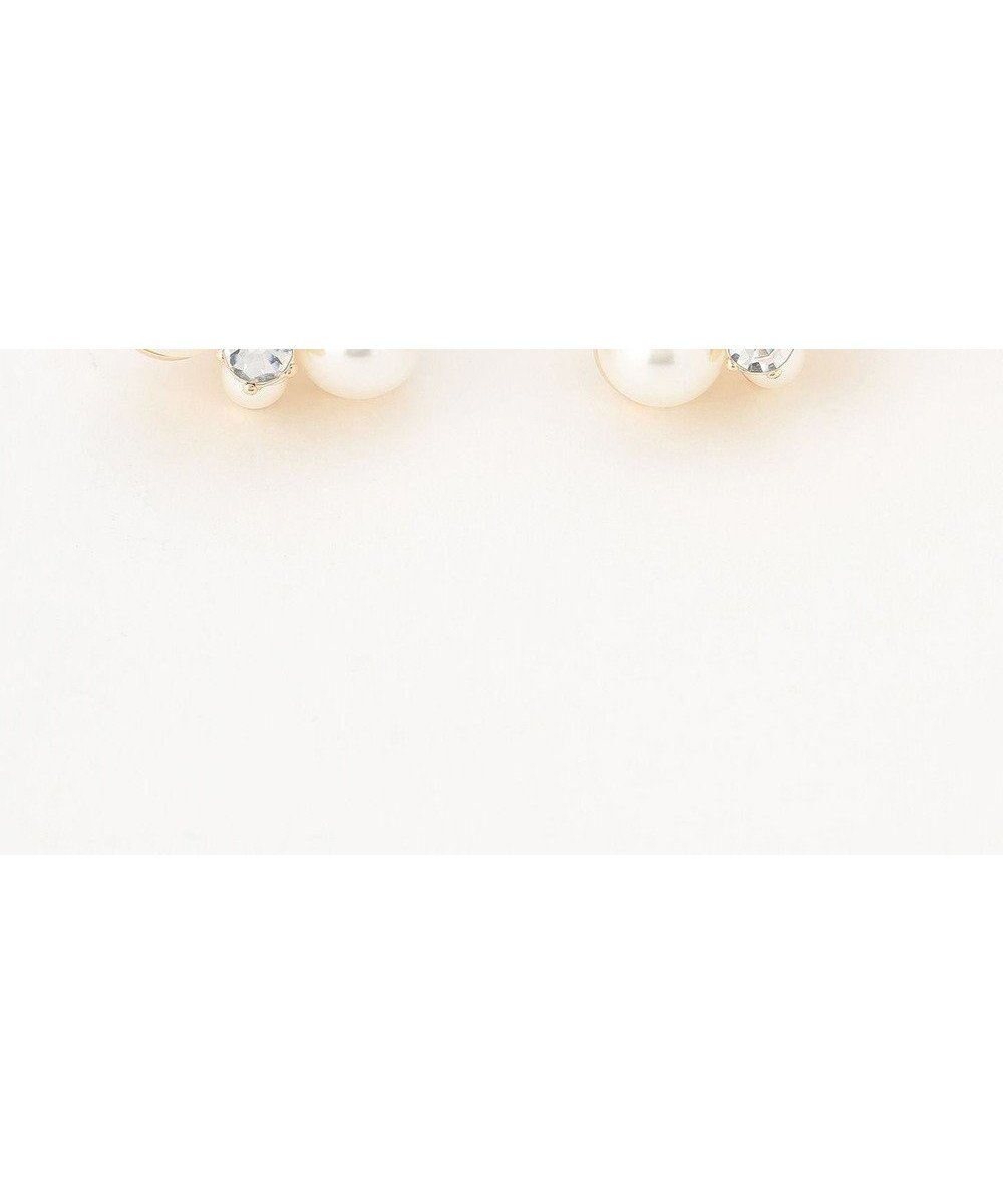 【組曲/KUMIKYOKU】のパールライククラウド イヤリング インテリア・キッズ・メンズ・レディースファッション・服の通販 founy(ファニー) ファッション Fashion レディースファッション Fashion for Women ジュエリー Jewelry ファッションリング Fashion Rings イヤリング・フープ・ドロップタイプ Hoop, Drop & Clip Earrings アクセサリー Fashion Accessories イヤリング Earrings シリコン Silicone, Silicone Material パール Pearl, Pearl Accent ビジュー Bijou, Jewel-like Accent フェミニン Feminine, Girly フォルム Silhouette, Form モチーフ Motif, Design Theme エレガント 上品 Elegant ゴールド系|ID: prp329100004829153 ipo3291000000035147343