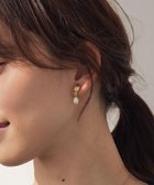 【組曲/KUMIKYOKU】の淡水パールスウェイ イヤリング 人気、トレンドファッション・服の通販 founy(ファニー) ファッション Fashion レディースファッション Fashion for Women ジュエリー Jewelry ファッションリング Fashion Rings イヤリング・フープ・ドロップタイプ Hoop, Drop & Clip Earrings おすすめ Recommended / Our Picks アクセサリー Fashion Accessories イヤリング Earrings ギフト プレゼント Gift / Present シリコン Silicone, Silicone Material シンプル Simple, Minimal パール Pearl, Pearl Accent メタル Metal, Metal Parts モチーフ Motif, Design Theme エレガント 上品 Elegant thumbnail ゴールド系|ID: prp329100004829203 ipo3291000000035997219