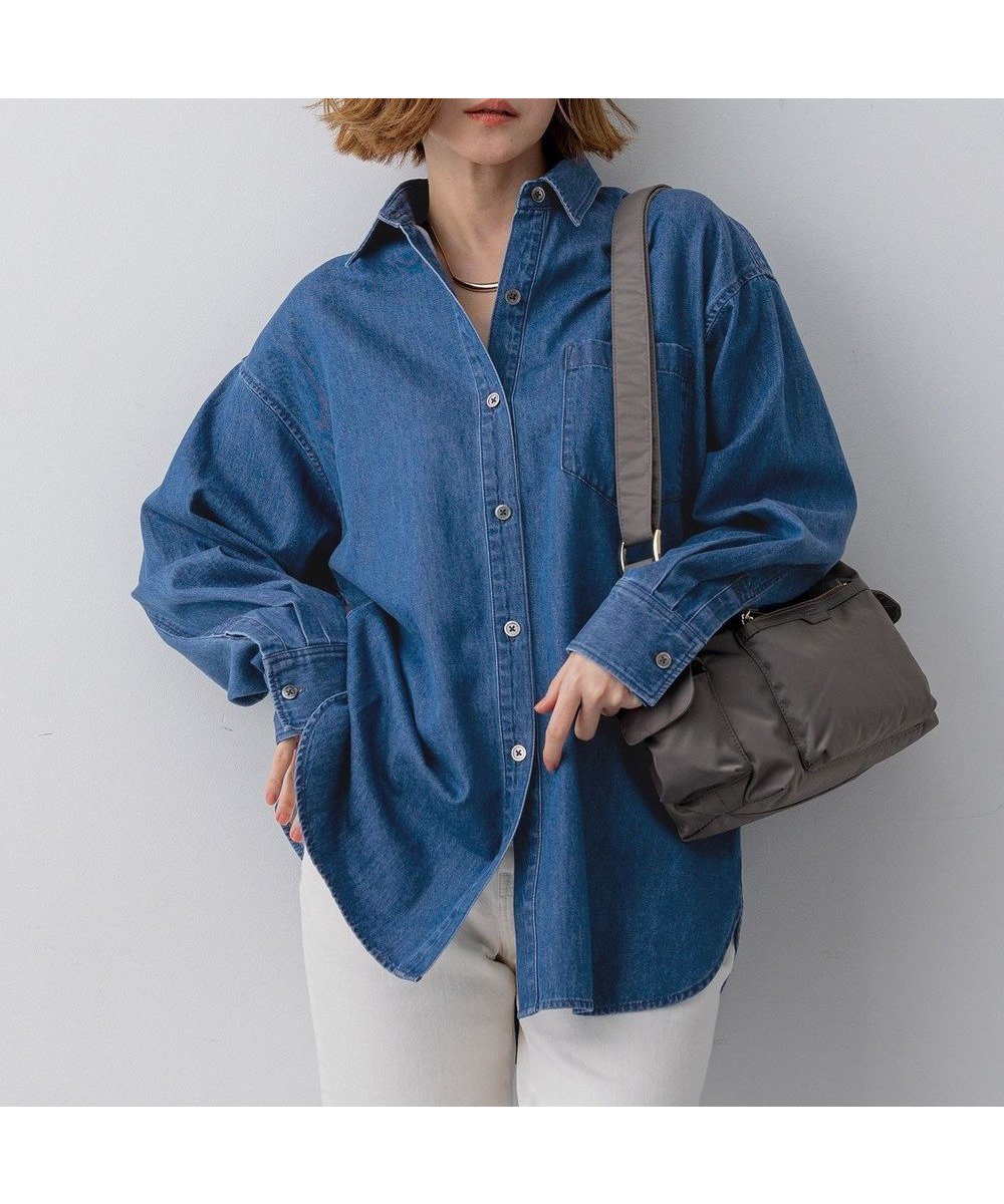 【23区/NIJYUSANKU】の【先行予約】ライトダンガリー デニムシャツ 人気、トレンドファッション・服の通販 founy(ファニー) 　ファッション　Fashion　レディースファッション　Fashion for Women　トップス・カットソー　Cut & Sew Tops　シャツ・ブラウス・オフィスカジュアル　Elegant Blouses & Button-Ups　インナー　Innerwear　春　Spring　カットソー　Cut and Sewn Top　シンプル　Simple, Minimal　デニム　Denim, Jeans Material　定番　Standard, Basic Item　フレア　Flare, Flared　リラックス　Relax, Relaxed Fit　ワイド　Wide, Wide Fit　S/S・春夏　SS, Spring/Summer, Warm Season　夏　Summer　旅行　Travel　エレガント 上品　Elegant　2026年　2026　 other-1|ID: prp329100004832061 ipo3291000000035184152