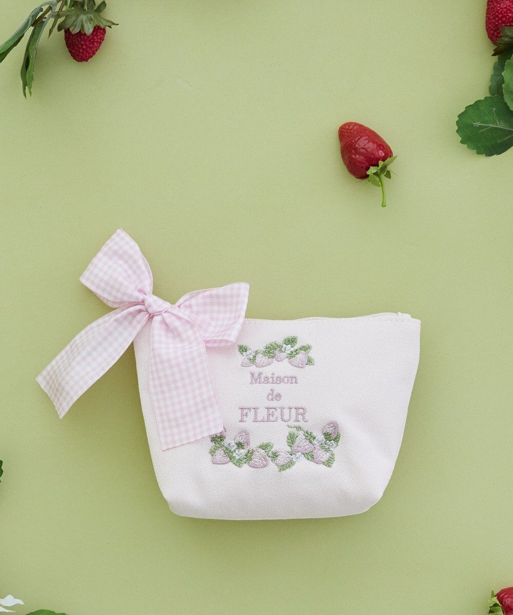 【メゾンドフルール/Maison de FLEUR】のいちごポーチ インテリア・キッズ・メンズ・レディースファッション・服の通販 founy(ファニー) 　ファッション　Fashion　レディースファッション　Fashion for Women　ミニ財布・二つ折り財布　Wallets & Card Cases　ポーチ&ミニバッグ　Pouches & Mini Bags　おすすめ　Recommended / Our Picks　ガーリー　Girly, Feminine Style　ギフト プレゼント　Gift / Present　ギンガム　Gingham, Gingham Fabric　コンパクト　Compact, Small Size　スクエア　Square, Square Shape　チェック　Check, Plaid, Tartan　フォルム　Silhouette, Form　ポーチ　Pouch, Small Case　リボン　Ribbon, Bow　春　Spring　財布　Wallet, Purse　Pink|ID: prp329100004832853 ipo3291000000035192228