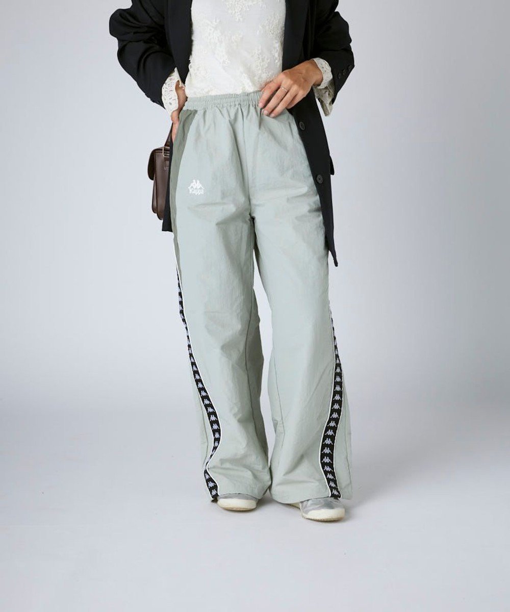 【その他のブランド/Other】の【Kappa】 ワイドシルエット バンダナイロントラックパンツ インテリア・キッズ・メンズ・レディースファッション・服の通販 founy(ファニー) 　ファッション　Fashion　レディースファッション　Fashion for Women　パンツ　Pants & Trousers　イタリア　Italy　今季　This Season, Current Season　サッカー　Seersucker, Summer Fabric　ジャケット　Jacket, Outerwear　スウェット / スエット　Sweatshirt, Sweatwear　スタイリッシュ　Stylish, Fashionable　スポーツ　Sports, Activewear　ドレープ　Drape, Draping Fabric　人気　Popular, Best Seller　フォルム　Silhouette, Form　ワイド　Wide, Wide Fit　A/W・秋冬　Autumn/Winter　エレガント 上品　Elegant　グレー|ID: prp329100004832897 ipo3291000000035192390