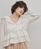【グレース コンチネンタル/GRACE CONTINENTAL】のエンブロイダリーフリルブラウス 人気、トレンドファッション・服の通販 founy(ファニー) ファッション Fashion レディースファッション Fashion for Women トップス・カットソー Cut & Sew Tops シャツ・ブラウス・オフィスカジュアル Elegant Blouses & Button-Ups 春 Spring フェミニン Feminine, Girly フリル Frill, Ruffle フロント Front, Front Design ペプラム Peplum, Flared Hem リボン Ribbon, Bow S/S・春夏 SS, Spring/Summer, Warm Season 夏 Summer エレガント 上品 Elegant thumbnail ホワイト|ID: prp329100004832933 ipo3291000000035585706