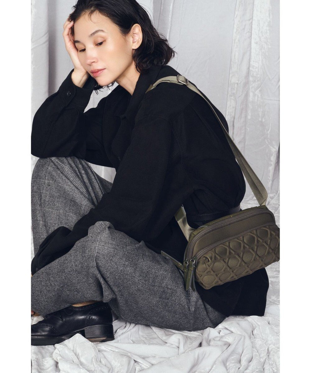 【ミヤビヤ/MIYABIYA】の【撥水加工】篭目大柄エンボスボンディング2wayショルダー インテリア・キッズ・メンズ・レディースファッション・服の通販 founy(ファニー) 　ファッション　Fashion　レディースファッション　Fashion for Women　ポーチ&ミニバッグ　Pouches & Mini Bags　コンパクト　Compact, Small Size　ショルダー　Shoulder, Shoulder Strap　なめらか　Smooth, Silky Texture　パターン　Pattern, Design Print　フィット　Fit, Slim Fit　ポケット　Pocket, Pocket Detail　ポーチ　Pouch, Small Case　モダン　Modern, Contemporary　カーキ|ID: prp329100004833767 ipo3291000000035202074