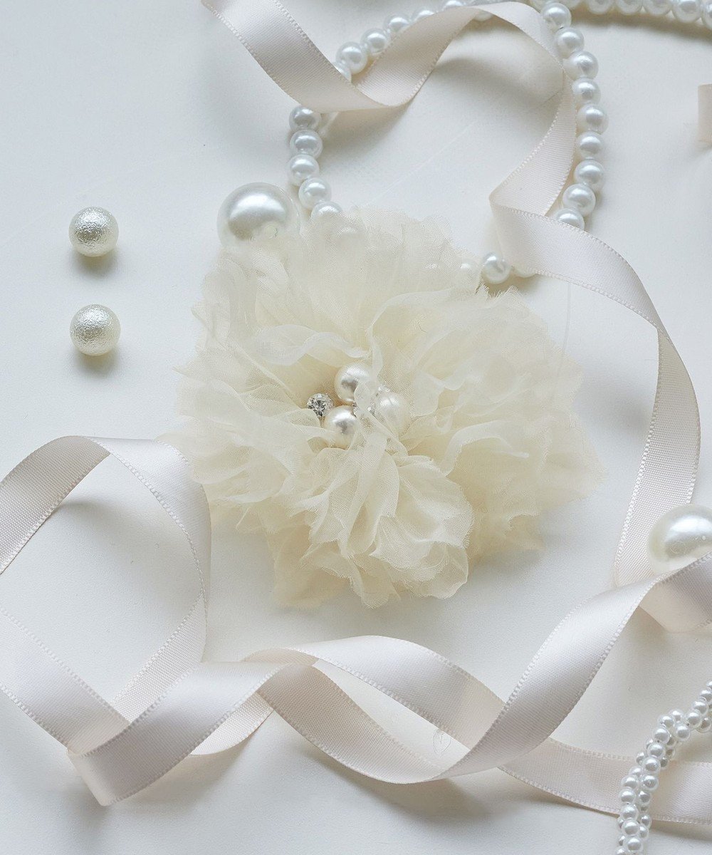 【ティアクラッセ/Tiaclasse】のチュールフラワーコサージュ インテリア・キッズ・メンズ・レディースファッション・服の通販 founy(ファニー) 　ファッション　Fashion　レディースファッション　Fashion for Women　アクセサリー　Fashion Accessories　春　Spring　秋　Autumn　軽量　Lightweight, Ultra Light　シューズ　Shoes, Footwear　ジャケット　Jacket, Outerwear　ストール　Stole, Wrap　チュニック　Tunic, Long Top　チュール　Tulip, Tulip Motif　パール　Pearl, Pearl Accent　ビジュー　Bijou, Jewel-like Accent　フォーマル　Formal, Dressy　ブローチ　Brooch, Pin Brooch　冬　Winter / This Winter　再入荷　Restock / Back in Stock　夏　Summer　エレガント 上品　Elegant　入学式　Entrance Ceremony　卒業式　Graduation Ceremony　新作・新入荷　New Arrivals / New In　結婚式　Wedding　アイボリー|ID: prp329100004833768 ipo3291000000035202078