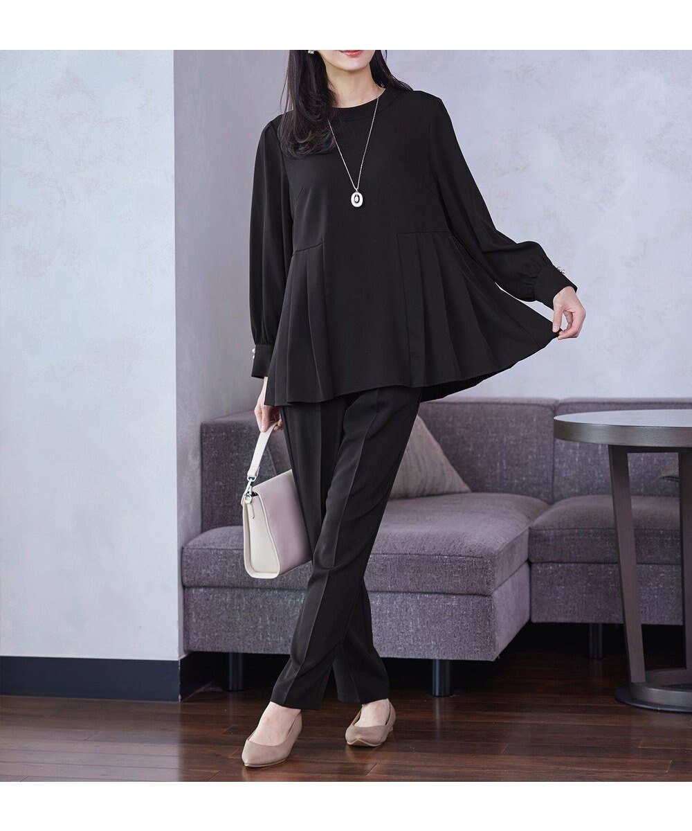 【ティアクラッセ/Tiaclasse】の【ブラウス パンツ2点セット】サイドプリーツブラウス×テーパードパンツ セットアップ インテリア・キッズ・メンズ・レディースファッション・服の通販 founy(ファニー) 　ファッション　Fashion　レディースファッション　Fashion for Women　セットアップ　Matching Sets　レディースパンツ・ボトムス　Pants & Trousers / Bottoms　アクセサリー　Fashion Accessories　ウォッシャブル　Machine Washable　春　Spring　洗える　Machine Washable　秋　Autumn　カーディガン　Cardigan, Knitwear　シンプル　Simple, Minimal　セットアップ　Set-Up, Coordinated Outfit　チュニック　Tunic, Long Top　パール　Pearl, Pearl Accent　プリーツ　Pleats, Pleated　冬　Winter / This Winter　A/W・秋冬　Autumn/Winter　S/S・春夏　SS, Spring/Summer, Warm Season　再入荷　Restock / Back in Stock　夏　Summer　エレガント 上品　Elegant　セレモニー　Ceremony　入学式　Entrance Ceremony　新作・新入荷　New Arrivals / New In　ビジネス 仕事 通勤　Business / Work / Commuting　ブラック|ID: prp329100004833769 ipo3291000000035702713