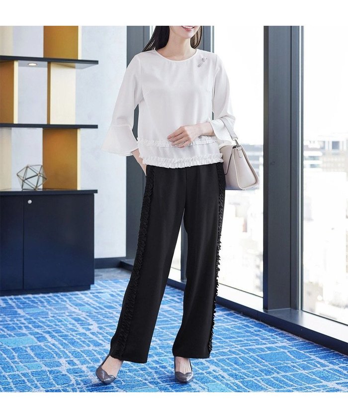 【ティアクラッセ/Tiaclasse】の【ブラウス×パンツ2点セット】フリルデザインセットアップ インテリア・キッズ・メンズ・レディースファッション・服の通販 founy(ファニー) https://founy.com/ ファッション Fashion レディースファッション Fashion for Women セットアップ Matching Sets レディースパンツ・ボトムス Pants & Trousers / Bottoms セットアップ Set-Up, Coordinated Outfit フリル Frill, Ruffle フレア Flare, Flared ポケット Pocket, Pocket Detail 楽ちん Easy Fit, Comfortable A/W・秋冬 Autumn/Winter S/S・春夏 SS, Spring/Summer, Warm Season おすすめ Recommended / Our Picks 夏 Summer エレガント 上品 Elegant ビジネス 仕事 通勤 Business / Work / Commuting |ID: prp329100004833770 ipo3291000000035202083