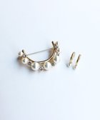 【フィービィー/phoebe】のオンワード限定セット 痛くないシリーズ/金属アレルギー対応ソロパールフープライトフィットイヤリング×フォーマルパールビジューハーフブローチ 人気、トレンドファッション・服の通販 founy(ファニー) ファッション Fashion レディースファッション Fashion for Women ジュエリー Jewelry ファッションリング Fashion Rings イヤリング・フープ・ドロップタイプ Hoop, Drop & Clip Earrings アクセサリー Fashion Accessories イヤリング Earrings シンプル Simple, Minimal パール Pearl, Pearl Accent フープ Hoop, Hoop Earrings ブローチ Brooch, Pin Brooch おすすめ Recommended / Our Picks エレガント 上品 Elegant 入学式 Entrance Ceremony 卒業式 Graduation Ceremony 結婚式 Wedding thumbnail ホワイト|ID: prp329100004833800 ipo3291000000035202195