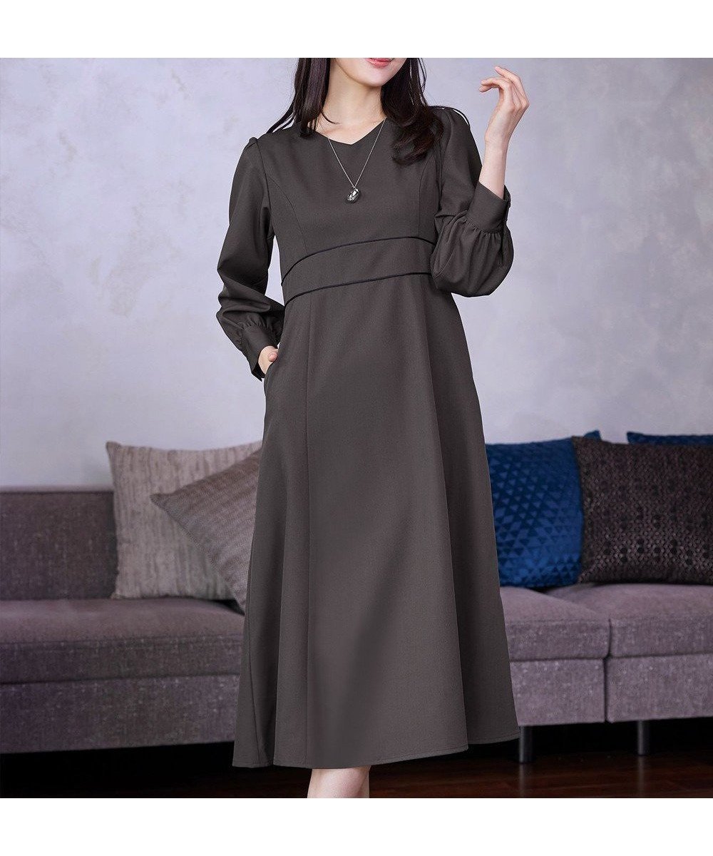 【ティアクラッセ/Tiaclasse】のパイピングフレアワンピース 人気、トレンドファッション・服の通販 founy(ファニー) ファッション Fashion レディースファッション Fashion for Women ワンピース Dresses ウォッシャブル Machine Washable 春 Spring 洗える Machine Washable 秋 Autumn カフス Cuff Design シューズ Shoes, Footwear 長袖 Long Sleeve, Full Sleeve フラット Flat, Flat Shoes フレア Flare, Flared ポケット Pocket, Pocket Detail ロング Long, Long-Length 冬 Winter / This Winter S/S・春夏 SS, Spring/Summer, Warm Season 夏 Summer エレガント 上品 Elegant セレモニー Ceremony 入学式 Entrance Ceremony ビジネス 仕事 通勤 Business / Work / Commuting other-1|ID: prp329100004833810 ipo3291000000035202226