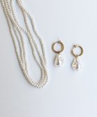 【フィービィー/phoebe】のオンワード限定セット 3連ビーズパールネックレス×バランスバロックパールフープイヤリング 人気、トレンドファッション・服の通販 founy(ファニー) ファッション Fashion レディースファッション Fashion for Women ジュエリー Jewelry ファッションリング Fashion Rings イヤリング・フープ・ドロップタイプ Hoop, Drop & Clip Earrings ネックレス Necklaces & Pendants アクセサリー Fashion Accessories イヤリング Earrings 洗える Machine Washable トレンド Trend, Trending Now ネックレス Necklace, Pendant Necklace バランス Balance, Style Balance パール Pearl, Pearl Accent フォルム Silhouette, Form フォーマル Formal, Dressy フープ Hoop, Hoop Earrings エレガント 上品 Elegant thumbnail ホワイト|ID: prp329100004834453 ipo3291000000035212451