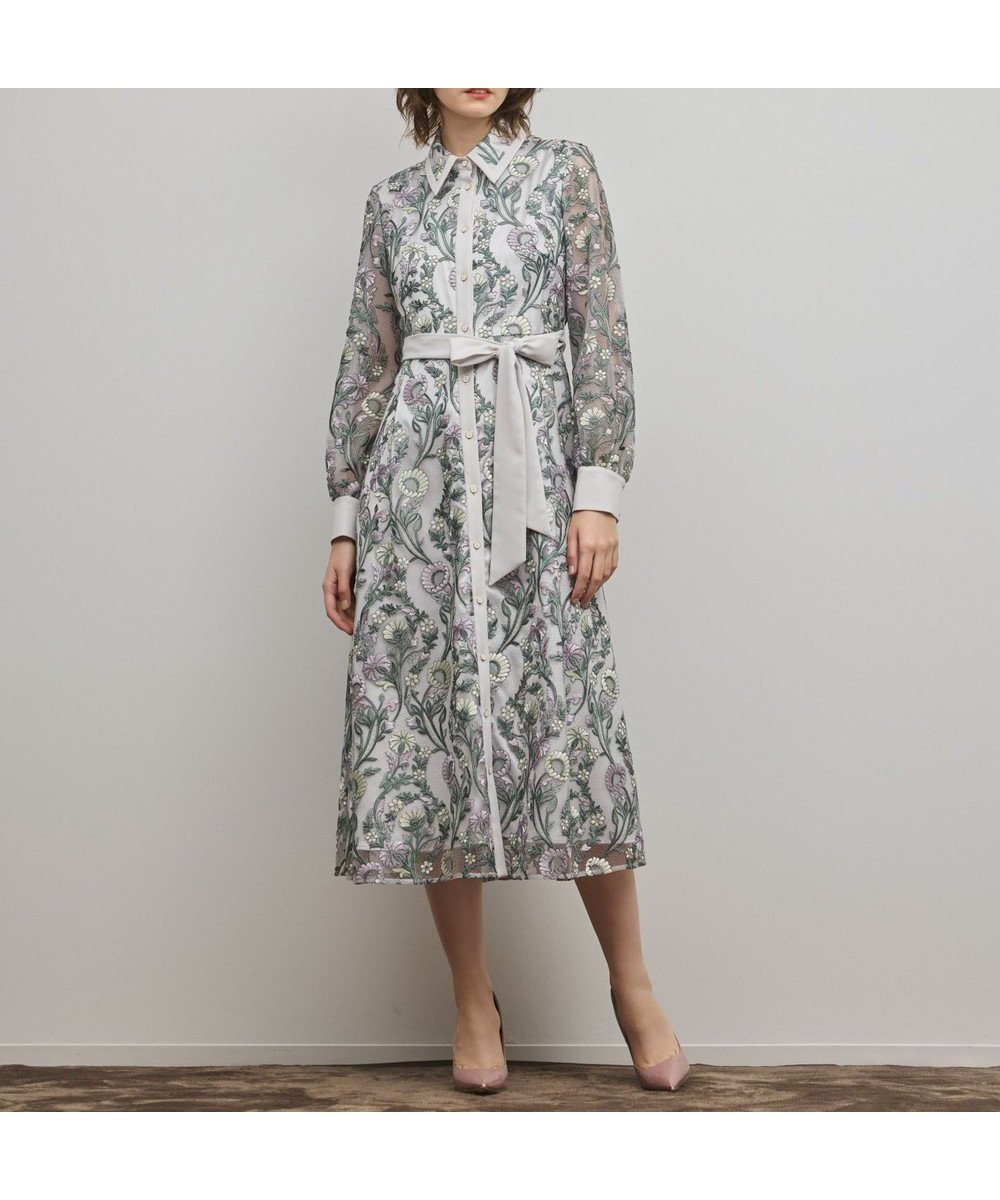 【グレース コンチネンタル/GRACE CONTINENTAL】のマルチフラワー刺繍フレアワンピース インテリア・キッズ・メンズ・レディースファッション・服の通販 founy(ファニー) 　ファッション　Fashion　レディースファッション　Fashion for Women　ワンピース　Dresses　春　Spring　カフス　Cuff Design　フィット　Fit, Slim Fit　フラワー　Flower, Floral　フレア　Flare, Flared　フロント　Front, Front Design　モチーフ　Motif, Design Theme　無地　Plain, Solid Color　リボン　Ribbon, Bow　S/S・春夏　SS, Spring/Summer, Warm Season　夏　Summer　エレガント 上品　Elegant　グレー|ID: prp329100004835439 ipo3291000000035221814