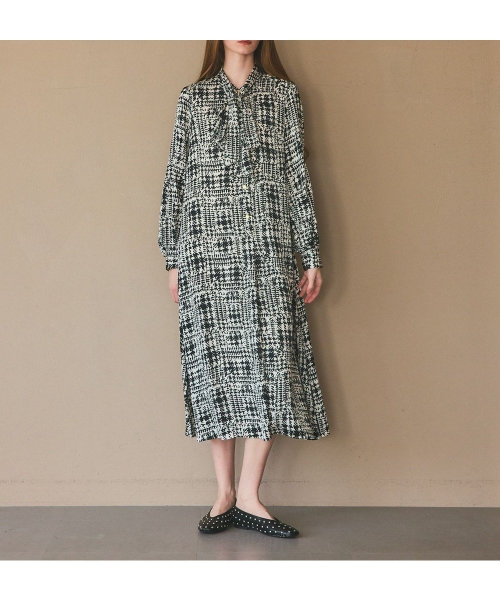 【グレース コンチネンタル/GRACE CONTINENTAL】のチェックプリントボウ付ワンピース 人気、トレンドファッション・服の通販 founy(ファニー) 　ファッション　Fashion　レディースファッション　Fashion for Women　ワンピース　Dresses　サテン　Satin, Glossy Fabric　チェック　Check, Plaid, Tartan　プリント　Print, Printed Pattern　モダン　Modern, Contemporary　リボン　Ribbon, Bow　リラックス　Relax, Relaxed Fit　ヴィンテージ　Vintage Style　エレガント 上品　Elegant　夏　Summer　春　Spring　S/S・春夏　SS, Spring/Summer, Warm Season　 other-1|ID: prp329100004835444 ipo3291000000035221827