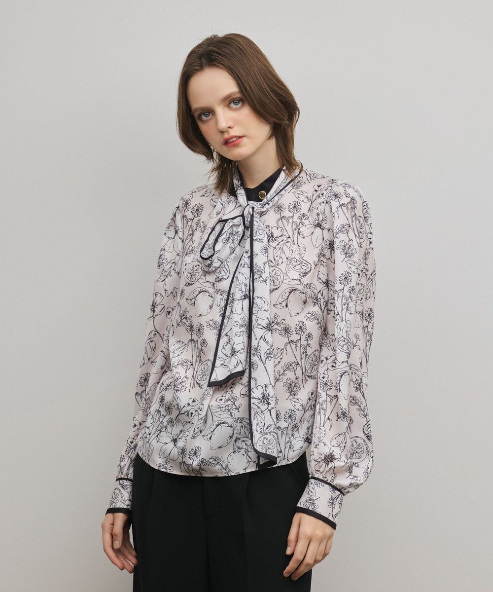 【グレース コンチネンタル/GRACE CONTINENTAL】のフルーツフラワープリントトップ 人気、トレンドファッション・服の通販 founy(ファニー) 　ファッション　Fashion　レディースファッション　Fashion for Women　トップス・カットソー　Cut & Sew Tops　シャツ・ブラウス・オフィスカジュアル　Elegant Blouses & Button-Ups　花柄・フラワープリント・モチーフ　Floral Prints & Motifs / Flower Pattern Tops　春　Spring　サテン　Satin, Glossy Fabric　セットアップ　Set-Up, Coordinated Outfit　フラワー　Flower, Floral　プリント　Print, Printed Pattern　メタル　Metal, Metal Parts　リボン　Ribbon, Bow　S/S・春夏　SS, Spring/Summer, Warm Season　おすすめ　Recommended / Our Picks　夏　Summer　エレガント 上品　Elegant　 other-1|ID: prp329100004835447 ipo3291000000035568669