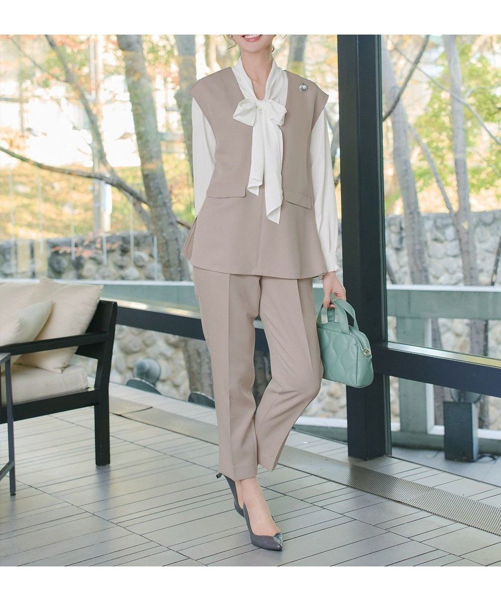 【ティアクラッセ/Tiaclasse】の【ブラウス ベスト パンツ3点セット】リボンタイブラウス+ベスト付き 3点セットアップ インテリア・キッズ・メンズ・レディースファッション・服の通販 founy(ファニー) 　ファッション　Fashion　レディースファッション　Fashion for Women　アウター　Coat / Outerwear Collection　セットアップ　Matching Sets　レディースパンツ・ボトムス　Pants & Trousers / Bottoms　ウォッシャブル　Machine Washable　春　Spring　洗える　Machine Washable　秋　Autumn　セットアップ　Set-Up, Coordinated Outfit　フォーマル　Formal, Dressy　ベスト　Vest, Waistcoat　ポケット　Pocket, Pocket Detail　リボン　Ribbon, Bow　冬　Winter / This Winter　A/W・秋冬　Autumn/Winter　エレガント 上品　Elegant　セレモニー　Ceremony　入学式　Entrance Ceremony　卒業式　Graduation Ceremony　ビジネス 仕事 通勤　Business / Work / Commuting　グレージュ|ID: prp329100004835489 ipo3291000000035221998