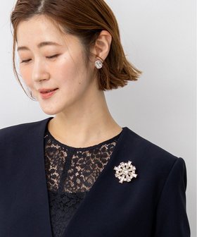 【23区/NIJYUSANKU】の【APPLAUDIR】スクエアビジュー ブローチ 人気、トレンドファッション・服の通販 founy(ファニー) ファッション Fashion レディースファッション Fashion for Women 2026年 2026 おすすめ Recommended / Our Picks ガラス Glass, Glassware ギフト プレゼント Gift / Present ジャケット Jacket, Outerwear スクエア Square, Square Shape ストーン Stone, Gem-Like パーティ Party, Party Style ビジュー Bijou, Jewel-like Accent フォルム Silhouette, Form フォーマル Formal, Dressy ブローチ Brooch, Pin Brooch エレガント 上品 Elegant 結婚式 Wedding |ID:prp329100004837806