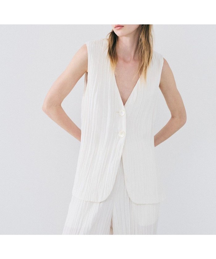 【アンクレイヴ/uncrave】のマシーンプリーツ ジレ インテリア・キッズ・メンズ・レディースファッション・服の通販 founy(ファニー) https://founy.com/ ファッション Fashion レディースファッション Fashion for Women アウター Coat / Outerwear Collection トップス・カットソー Cut & Sew Tops ベスト&ジレ / 重ね着スタイル Vests & Gilets 春 Spring ギャザー Gathered, Ruffled クール Cool, Chic サテン Satin, Glossy Fabric ストレート Straight, Straight Cut セットアップ Set-Up, Coordinated Outfit ブライト Bright, Shiny プリーツ Pleats, Pleated ベスト Vest, Waistcoat モダン Modern, Contemporary ランダム Random, Irregular S/S・春夏 SS, Spring/Summer, Warm Season おすすめ Recommended / Our Picks 夏 Summer |ID: prp329100004837930 ipo3291000000035249482