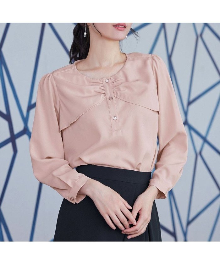 【ティアクラッセ/Tiaclasse】のリボン風ブラウス インテリア・キッズ・メンズ・レディースファッション・服の通販 founy(ファニー) https://founy.com/ ファッション Fashion レディースファッション Fashion for Women トップス・カットソー Cut & Sew Tops シャツ・ブラウス・オフィスカジュアル Elegant Blouses & Button-Ups アクセサリー Fashion Accessories ウォッシャブル Machine Washable 春 Spring 洗える Machine Washable 秋 Autumn カーディガン Cardigan, Knitwear ギャザー Gathered, Ruffled シンプル Simple, Minimal ジャケット Jacket, Outerwear とろみ Fluid, Flowy Fabric チュニック Tunic, Long Top パール Pearl, Pearl Accent フェミニン Feminine, Girly フロント Front, Front Design ボトム Bottoms, Lower Wear ポケット Pocket, Pocket Detail ラウンド Round, Round Neck リボン Ribbon, Bow 冬 Winter / This Winter S/S・春夏 SS, Spring/Summer, Warm Season 再入荷 Restock / Back in Stock 夏 Summer エレガント 上品 Elegant 新作・新入荷 New Arrivals / New In ビジネス 仕事 通勤 Business / Work / Commuting |ID: prp329100004838844 ipo3291000000035517273