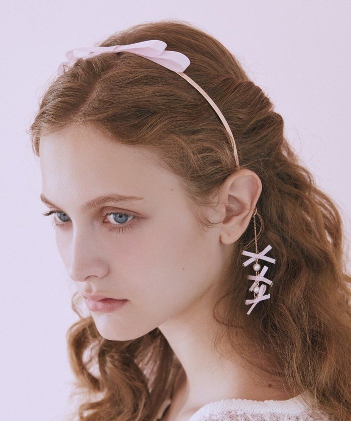 【メゾンドフルール/Maison de FLEUR】のピンクマニアグログランリボンカチューシャ インテリア・キッズ・メンズ・レディースファッション・服の通販 founy(ファニー) https://founy.com/ ファッション Fashion レディースファッション Fashion for Women シュシュ&ヘアアクセ/ヘアアレンジ Scrunchies & Hair Accessories おすすめ Recommended / Our Picks アクセサリー Fashion Accessories イヤリング Earrings シルバー Silver, Metallic Silver チャーム Charm, Pendant パーティ Party, Party Style フィット Fit, Slim Fit ワンポイント One Point, Statement Accent |ID: prp329100004839442 ipo3291000000035804598