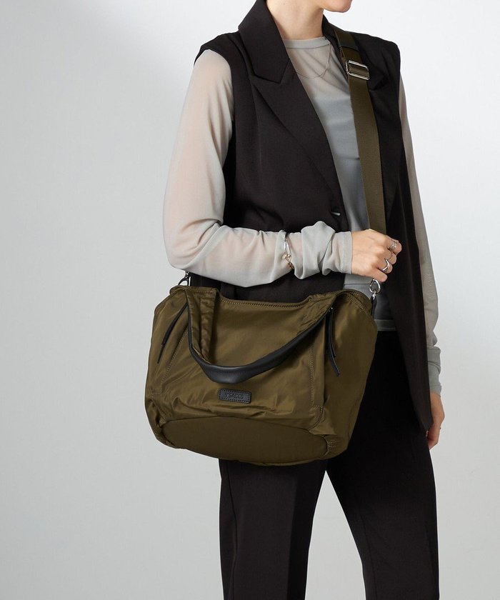 【イザック/Y'SACCS】のふんわりラウンド2WAYトート Mサイズ インテリア・キッズ・メンズ・レディースファッション・服の通販 founy(ファニー) https://founy.com/ ファッション Fashion レディースファッション Fashion for Women バッグ Bags スマート Smart, Elegant フェミニン Feminine, Girly ポケット Pocket, Pocket Detail ラウンド Round, Round Neck 軽量 Lightweight, Ultra Light ビジネス 仕事 通勤 Business / Work / Commuting |ID: prp329100004839481 ipo3291000000035804385