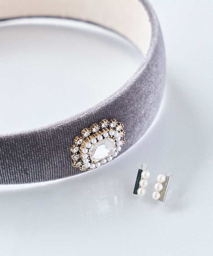 【フィービィー/phoebe】のオンワード限定セット パール バーライトフィットイヤリング×クラッシービジューカチューシャ シルバー インテリア・キッズ・メンズ・レディースファッション・服の通販 founy(ファニー) https://founy.com/ ファッション Fashion レディースファッション Fashion for Women ジュエリー Jewelry ファッションリング Fashion Rings イヤリング・フープ・ドロップタイプ Hoop, Drop & Clip Earrings アクセサリー Fashion Accessories イヤリング Earrings クラシック Classic, Timeless Style シルバー Silver, Metallic Silver シンプル Simple, Minimal ダウン Down, Puffer トレンド Trend, Trending Now バランス Balance, Style Balance パール Pearl, Pearl Accent ビジュー Bijou, Jewel-like Accent ベロア Velour, Soft Velvet エレガント 上品 Elegant |ID: prp329100004839490 ipo3291000000035804575