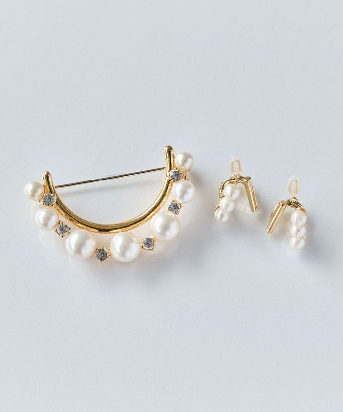 【フィービィー/phoebe】のオンワード限定セット ダブルデコレイトパールライトフィットイヤリング×フォーマルパールビジューハーフブローチ インテリア・キッズ・メンズ・レディースファッション・服の通販 founy(ファニー) https://founy.com/ ファッション Fashion レディースファッション Fashion for Women ジュエリー Jewelry ファッションリング Fashion Rings イヤリング・フープ・ドロップタイプ Hoop, Drop & Clip Earrings アクセサリー Fashion Accessories イヤリング Earrings シンプル Simple, Minimal ストレート Straight, Straight Cut 人気 Popular, Best Seller パール Pearl, Pearl Accent ブローチ Brooch, Pin Brooch おすすめ Recommended / Our Picks エレガント 上品 Elegant 入学式 Entrance Ceremony 卒業式 Graduation Ceremony 結婚式 Wedding |ID: prp329100004839494 ipo3291000000035830783