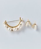 【フィービィー/phoebe】のオンワード限定セット ダブルデコレイトパールライトフィットイヤリング×フォーマルパールビジューハーフブローチ ゴールド|ID: prp329100004839494 ipo3291000000035830787