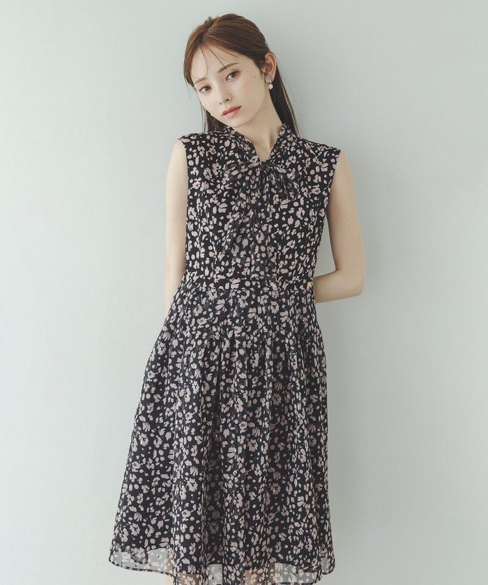 【トッカ/TOCCA】の【美人百花掲載】【消臭】FLOWER PETALS CARPET ドレス インテリア・キッズ・メンズ・レディースファッション・服の通販 founy(ファニー) https://founy.com/ 雑誌掲載アイテム Magazine Picks & Fashion Features ファッション雑誌 Fashion Magazines ビジンヒャッカ 美人百花 ファッション Fashion レディースファッション Fashion for Women ワンピース Dresses フォーマル・パーティードレス・結婚式用ドレス Elegant & Casual Dresses エアリー Airy Texture シフォン Chiffon, Lightweight Fabric ドット Polka Dot, Dot Pattern ドレス Dress, One-Piece フェミニン Feminine, Girly フラワー Flower, Floral プリント Print, Printed Pattern リボン Ribbon, Bow エレガント 上品 Elegant 夏 Summer 春 Spring S/S・春夏 SS, Spring/Summer, Warm Season 雑誌 Magazine, Fashion Magazine |ID: prp329100004839650 ipo3291000000035268206